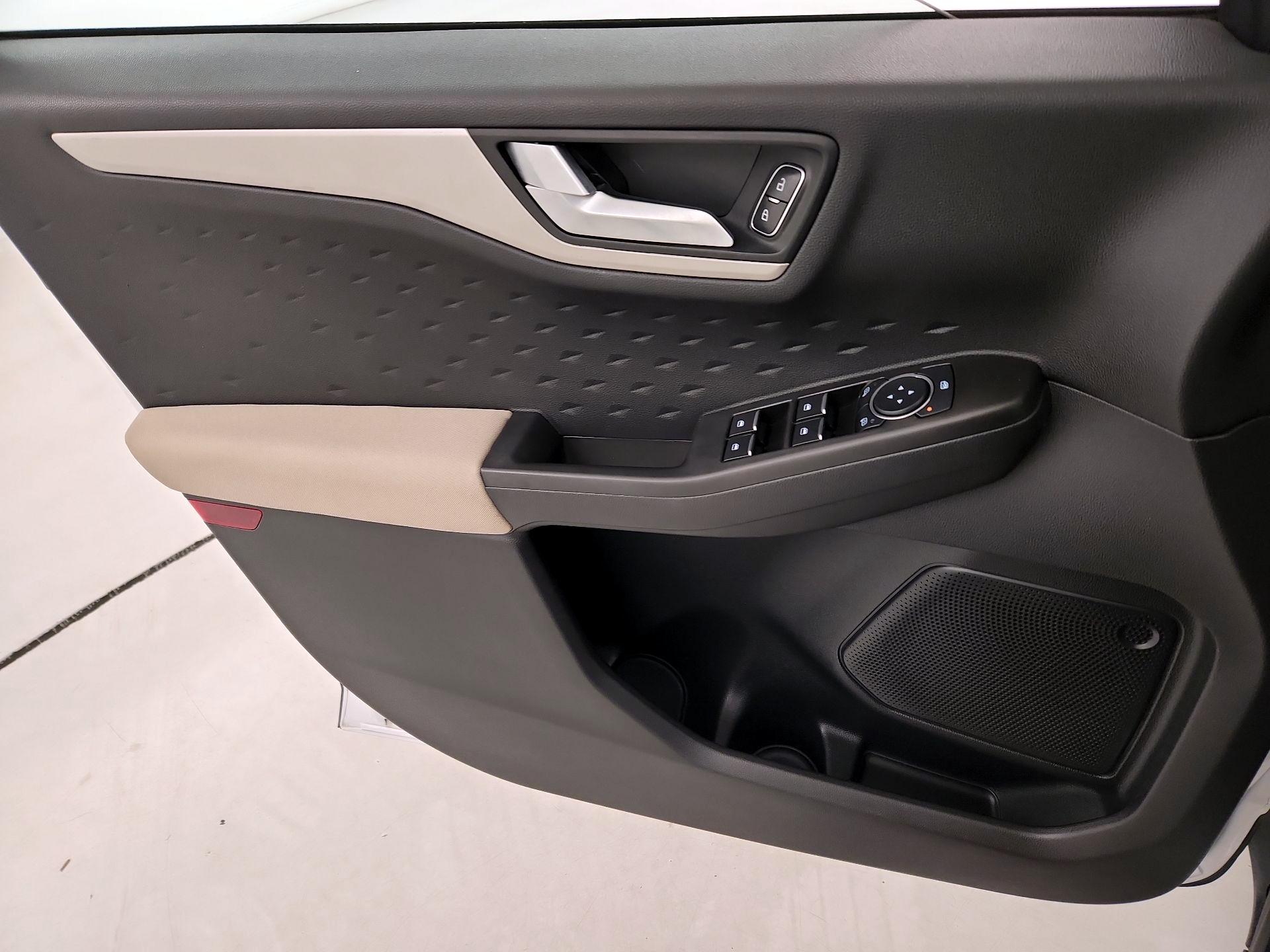 Thumbnail: 2020 Ford Escape - 12