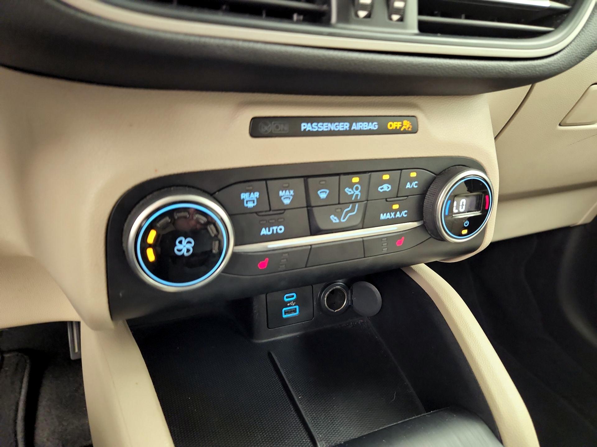 Thumbnail: 2020 Ford Escape - 16