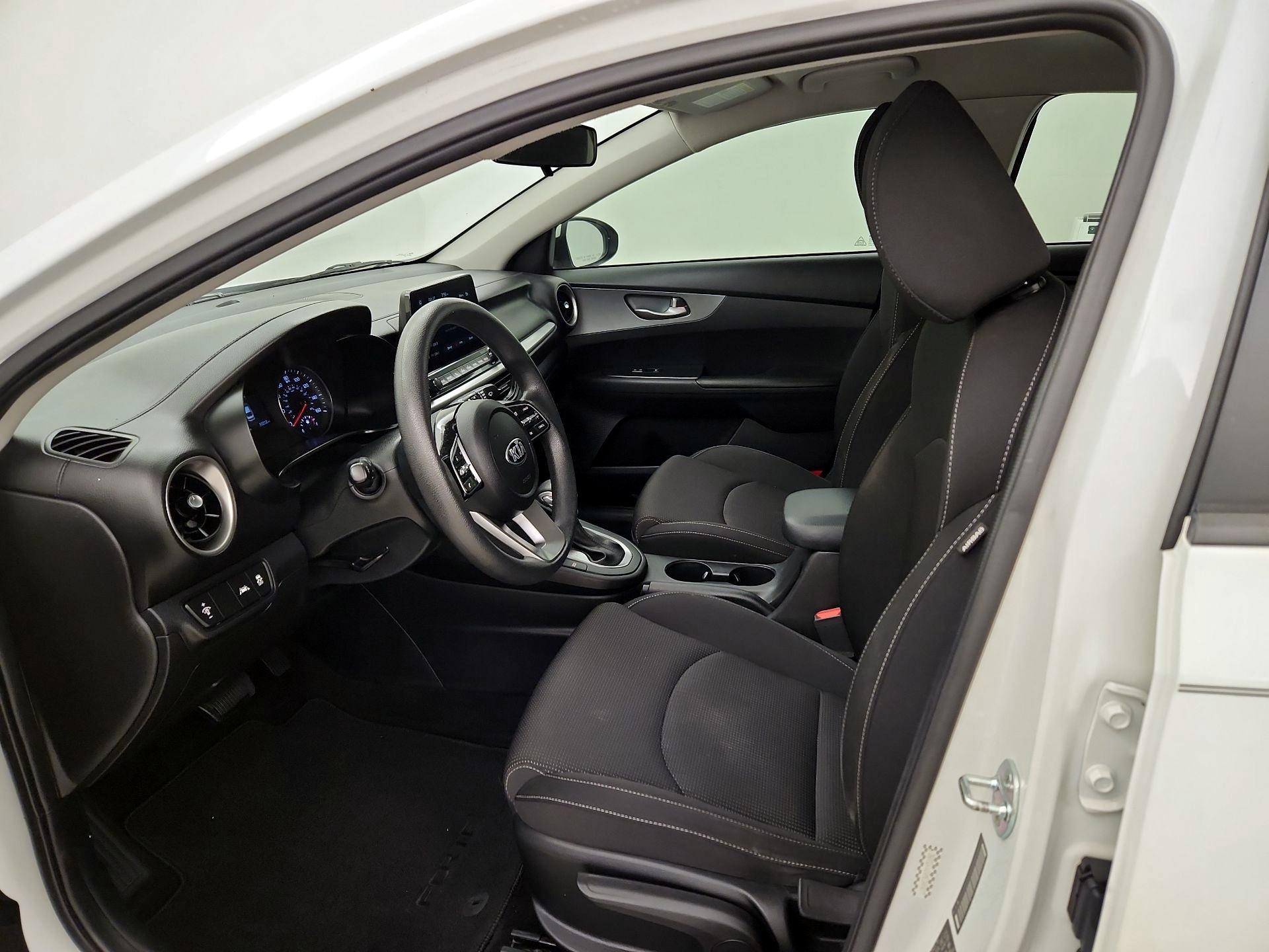 Thumbnail: 2021 Kia Forte - 11