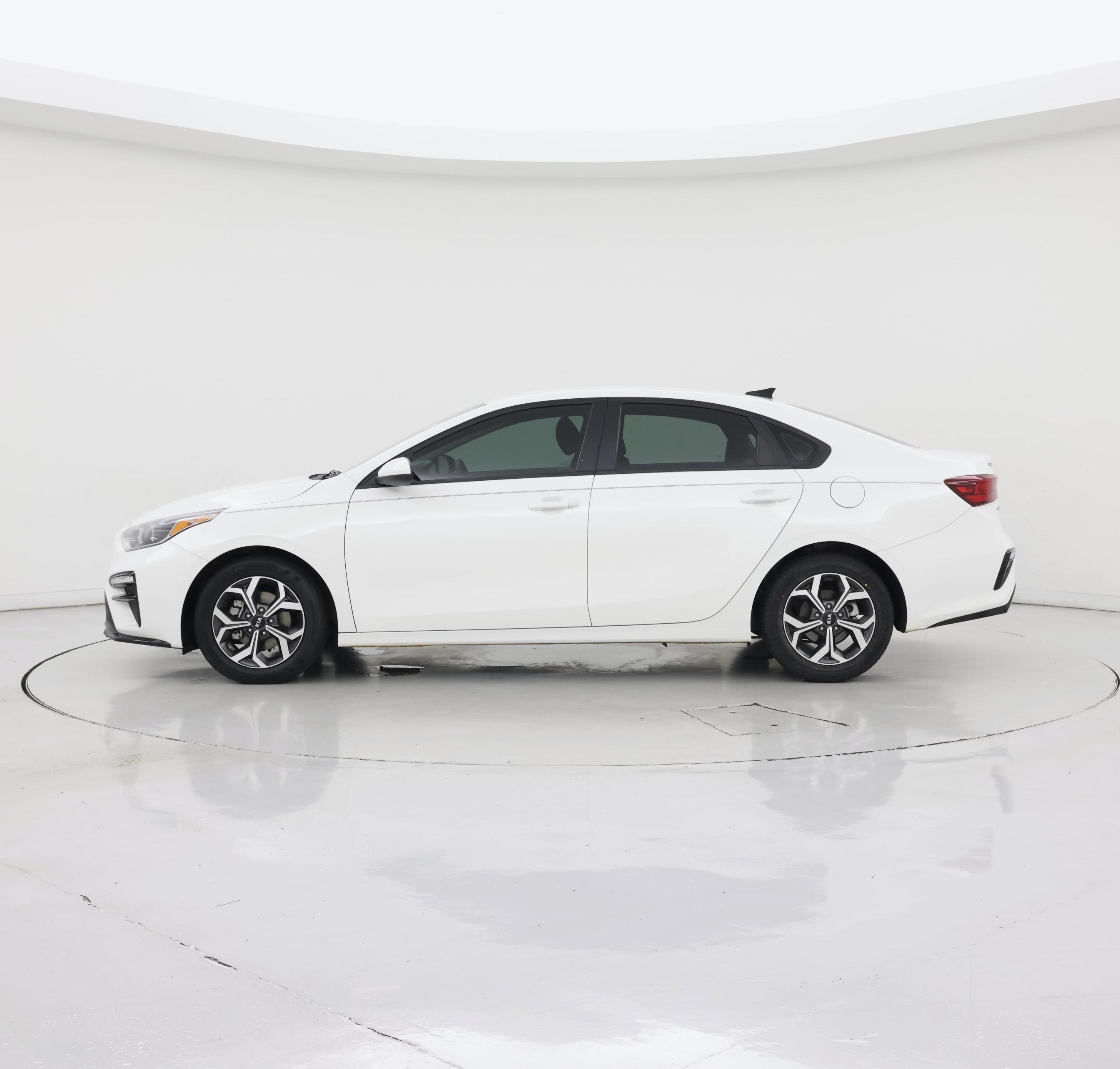 Thumbnail: 2021 Kia Forte - 3