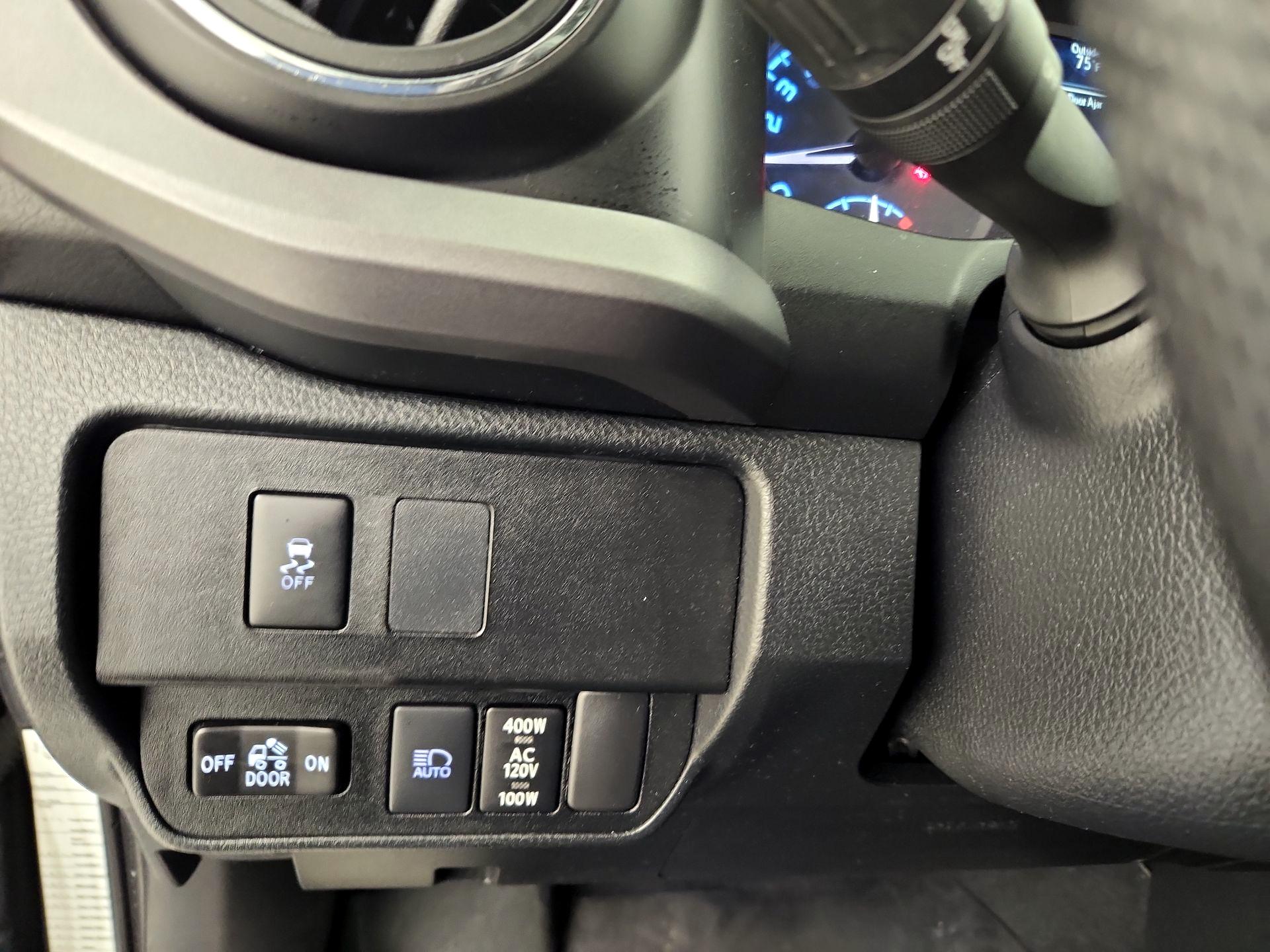 Thumbnail: 2021 Toyota Tacoma - 13