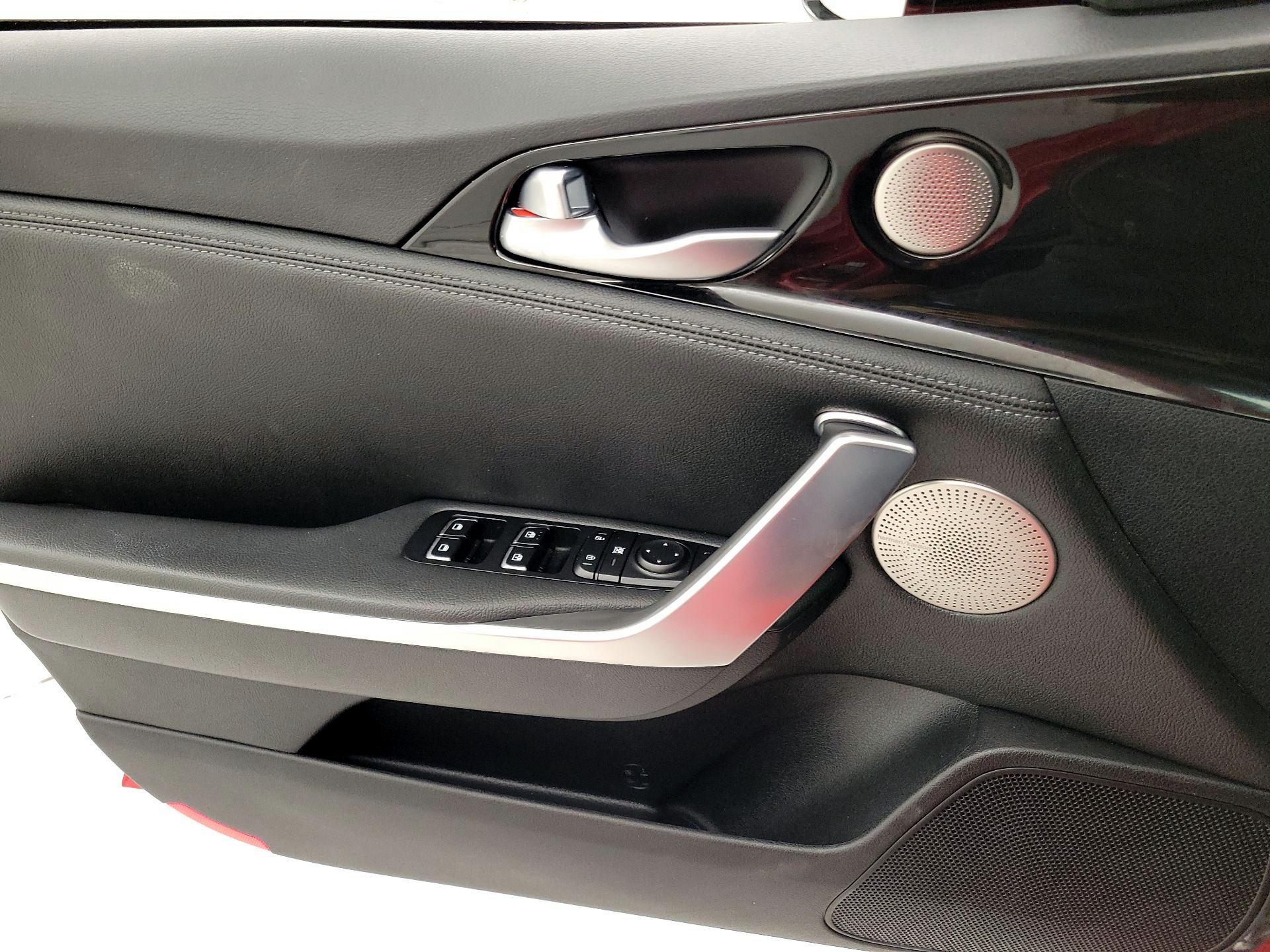 Thumbnail: 2020 Kia Stinger - 12