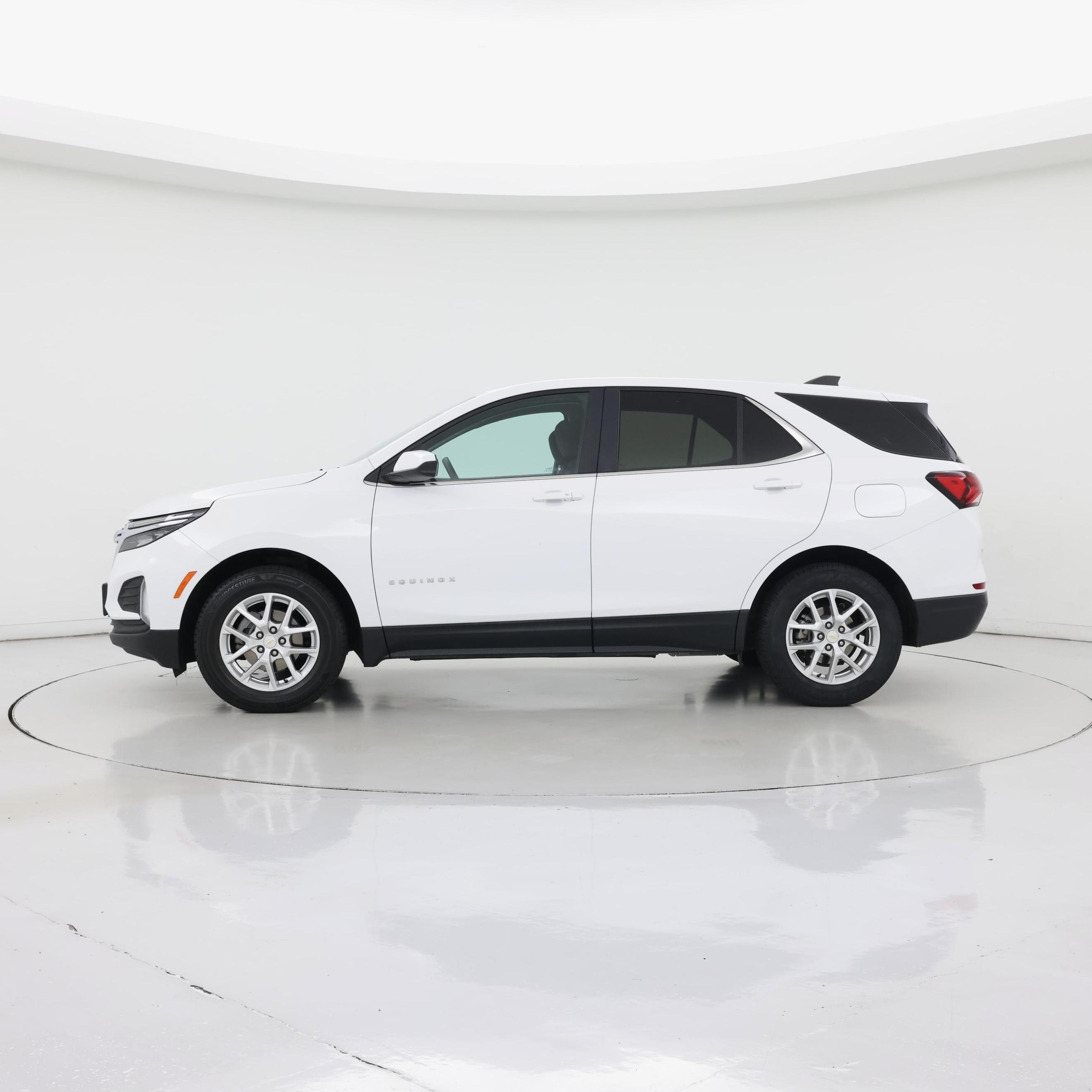 Thumbnail: 2023 Chevrolet Equinox - 3