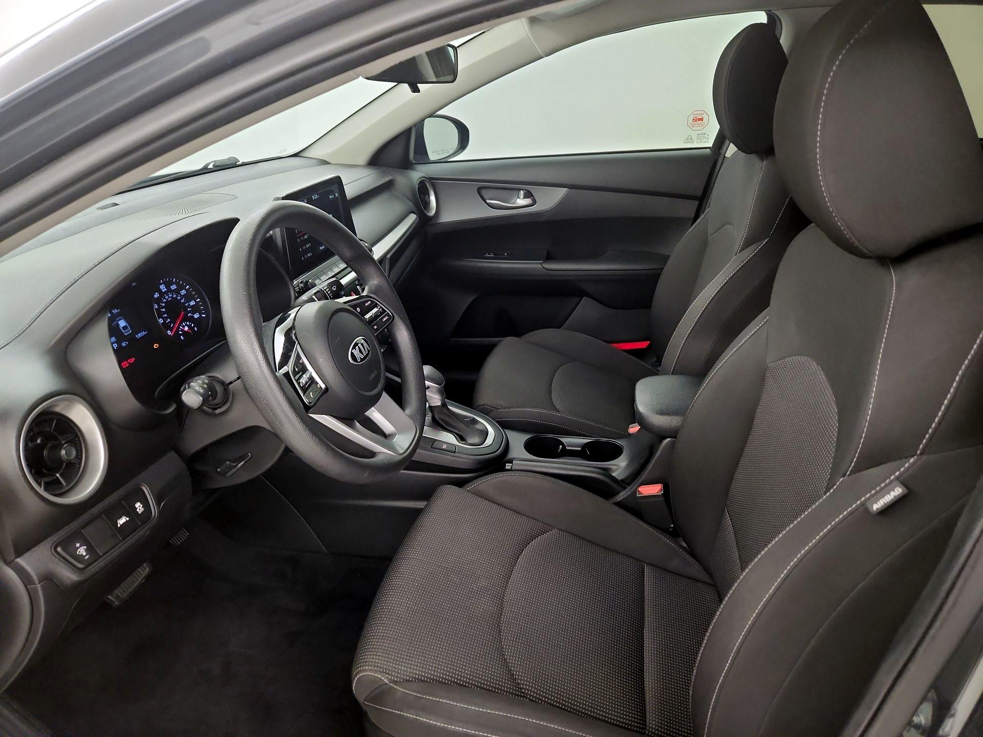 Thumbnail: 2020 Kia Forte - 11