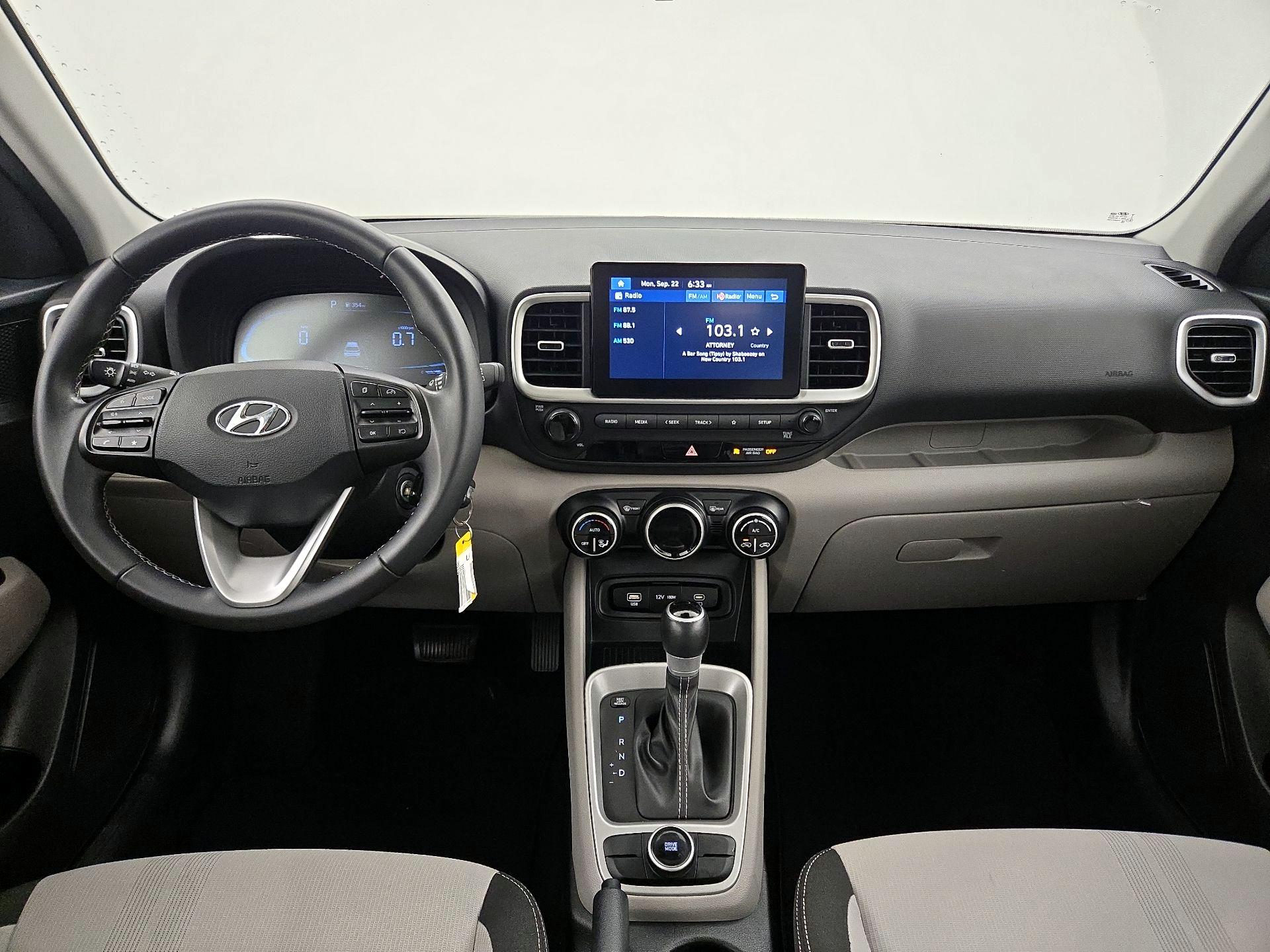 Thumbnail: 2023 Hyundai Venue - 9