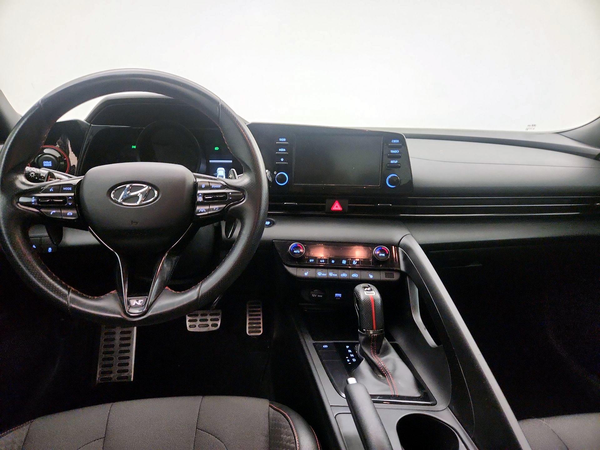 Thumbnail: 2022 Hyundai Elantra - 9