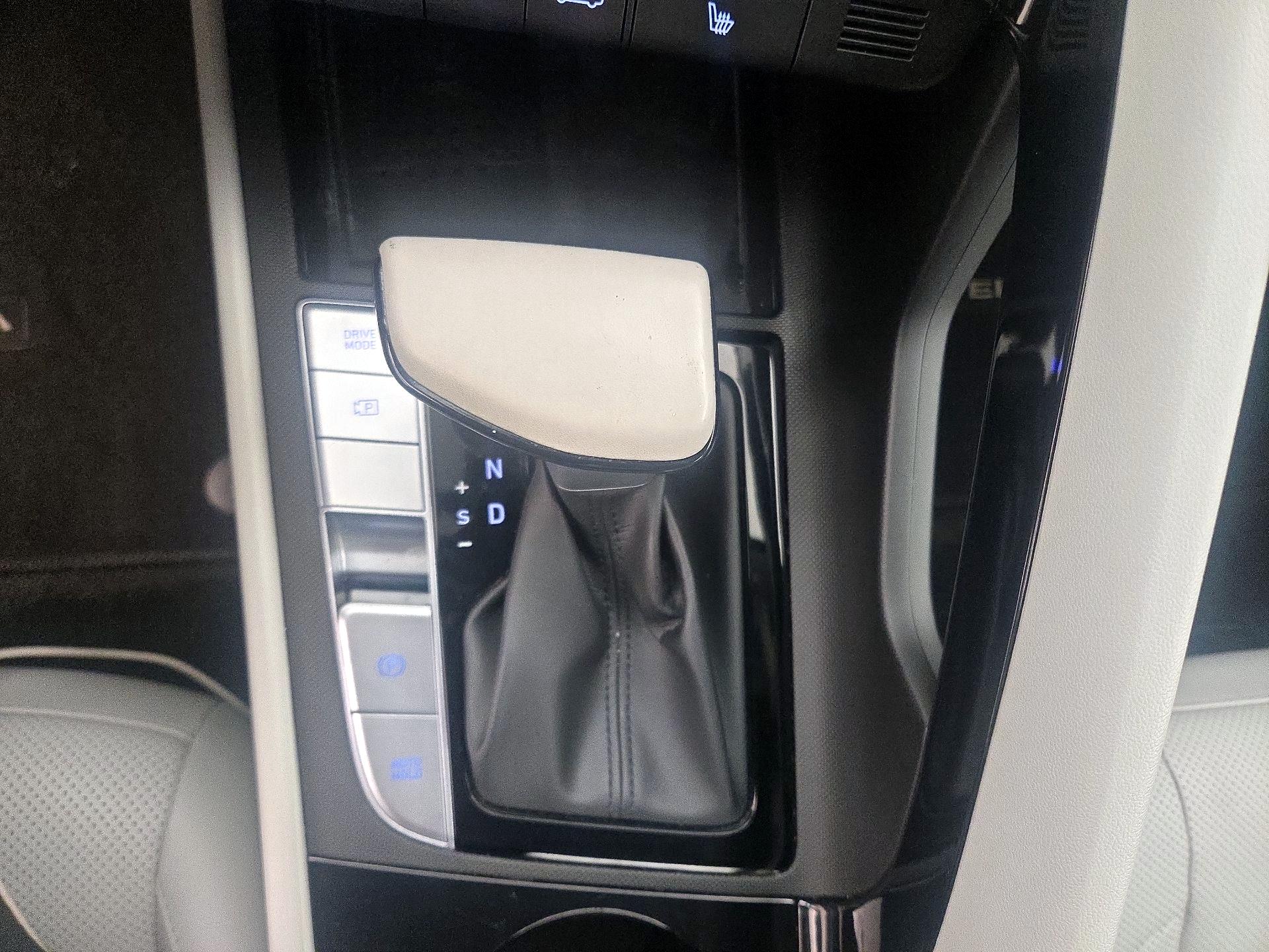 Thumbnail: 2022 Hyundai Elantra - 18