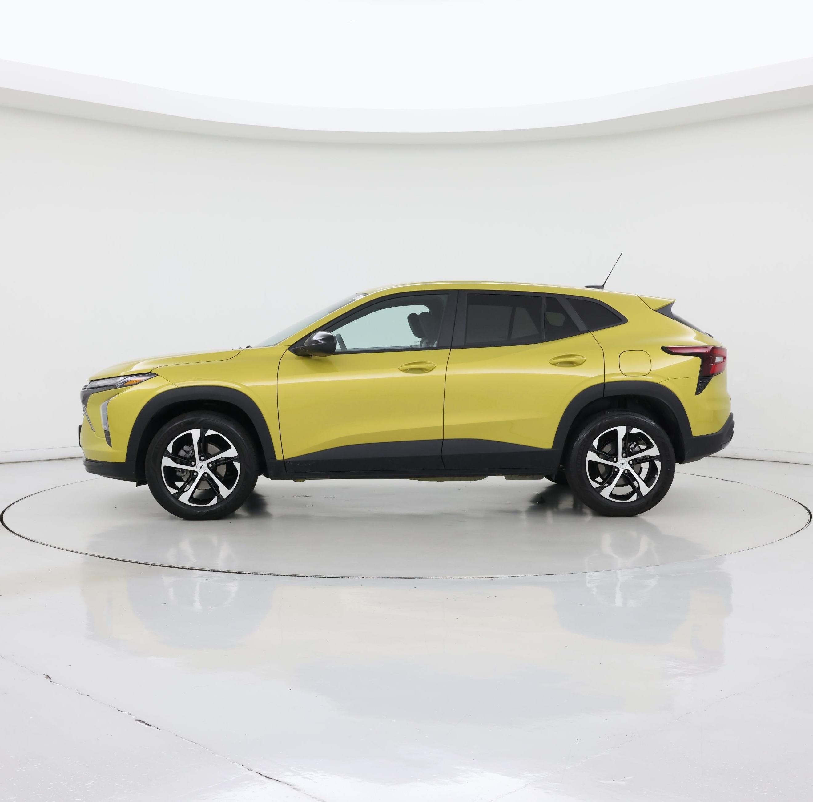 Thumbnail: 2024 Chevrolet Trax - 3