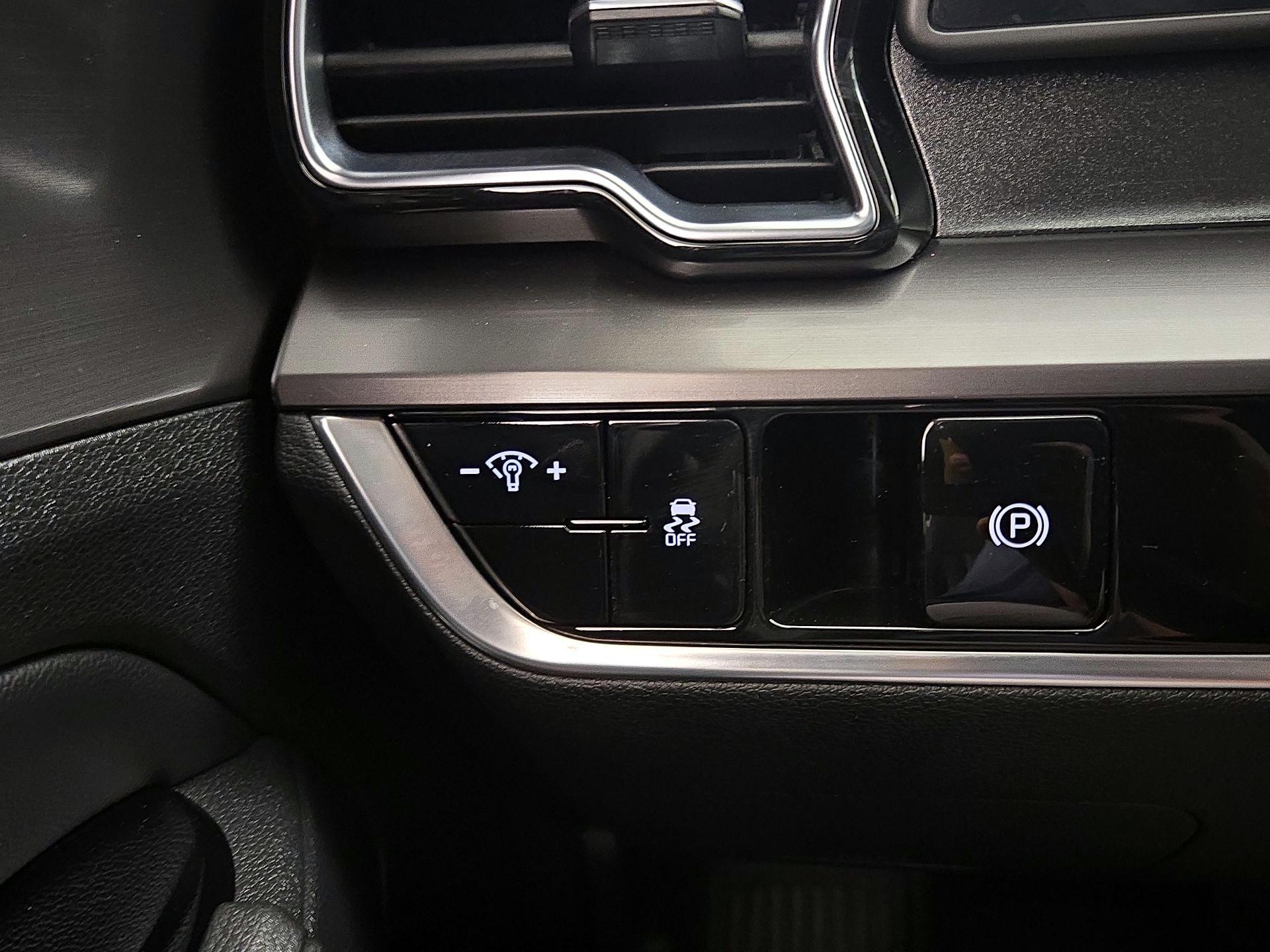 Thumbnail: 2023 Kia Sportage - 13