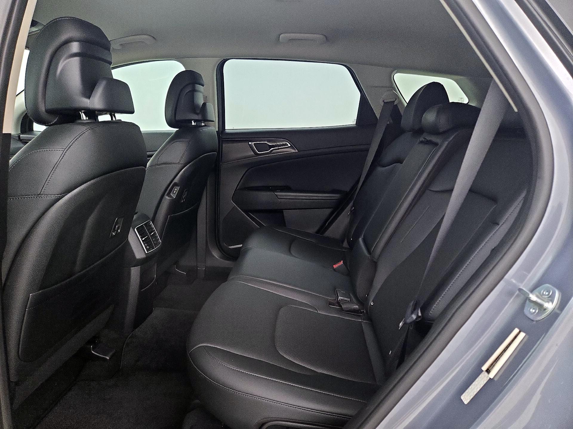 Thumbnail: 2023 Kia Sportage - 20