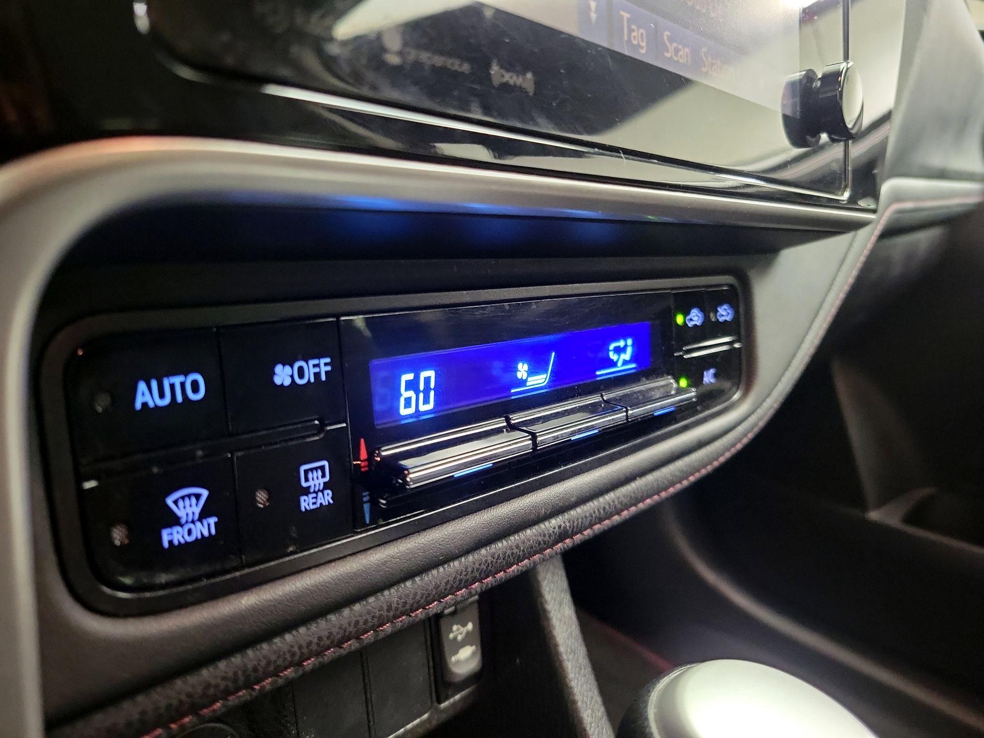 Thumbnail: 2017 Toyota Corolla - 16