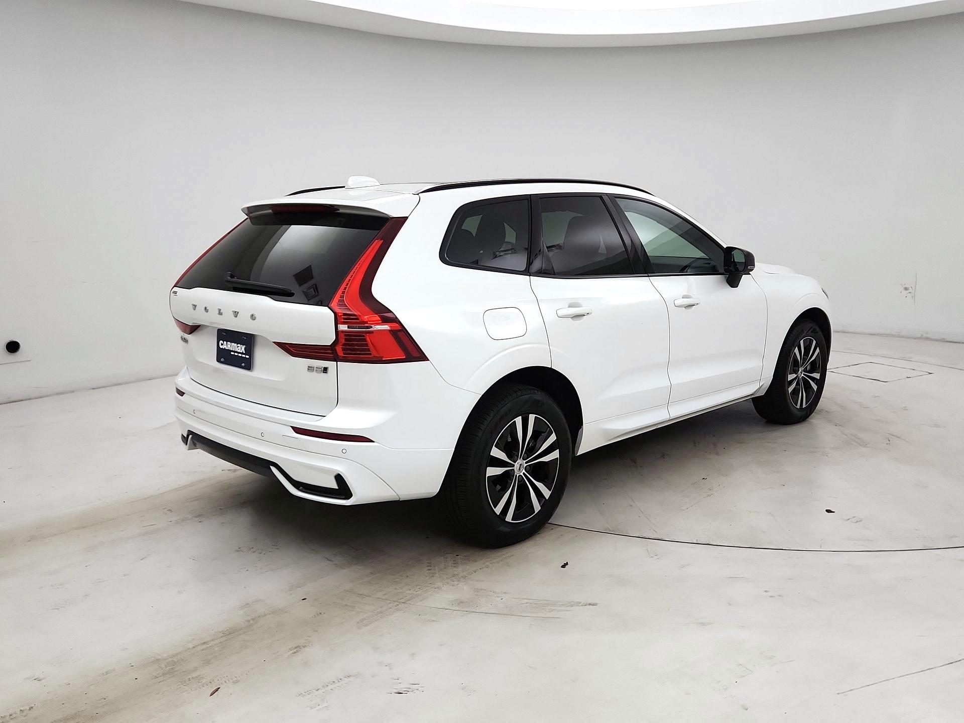 Thumbnail: 2025 Volvo XC60 - 5