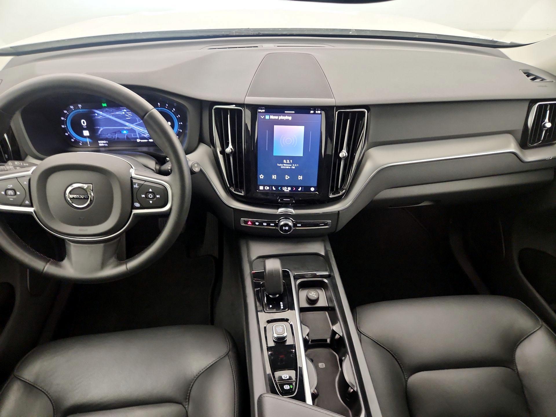 Thumbnail: 2025 Volvo XC60 - 8