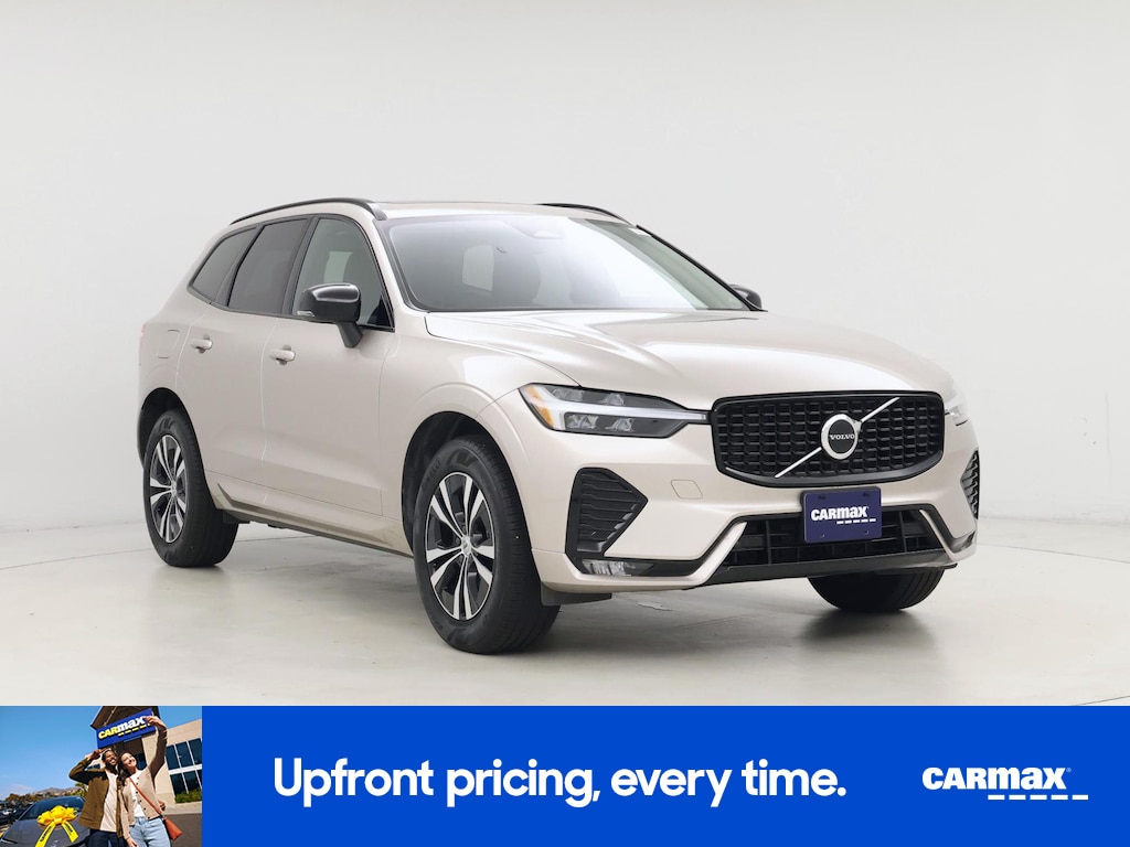 2025 Volvo XC60 B5 Core Dark Theme