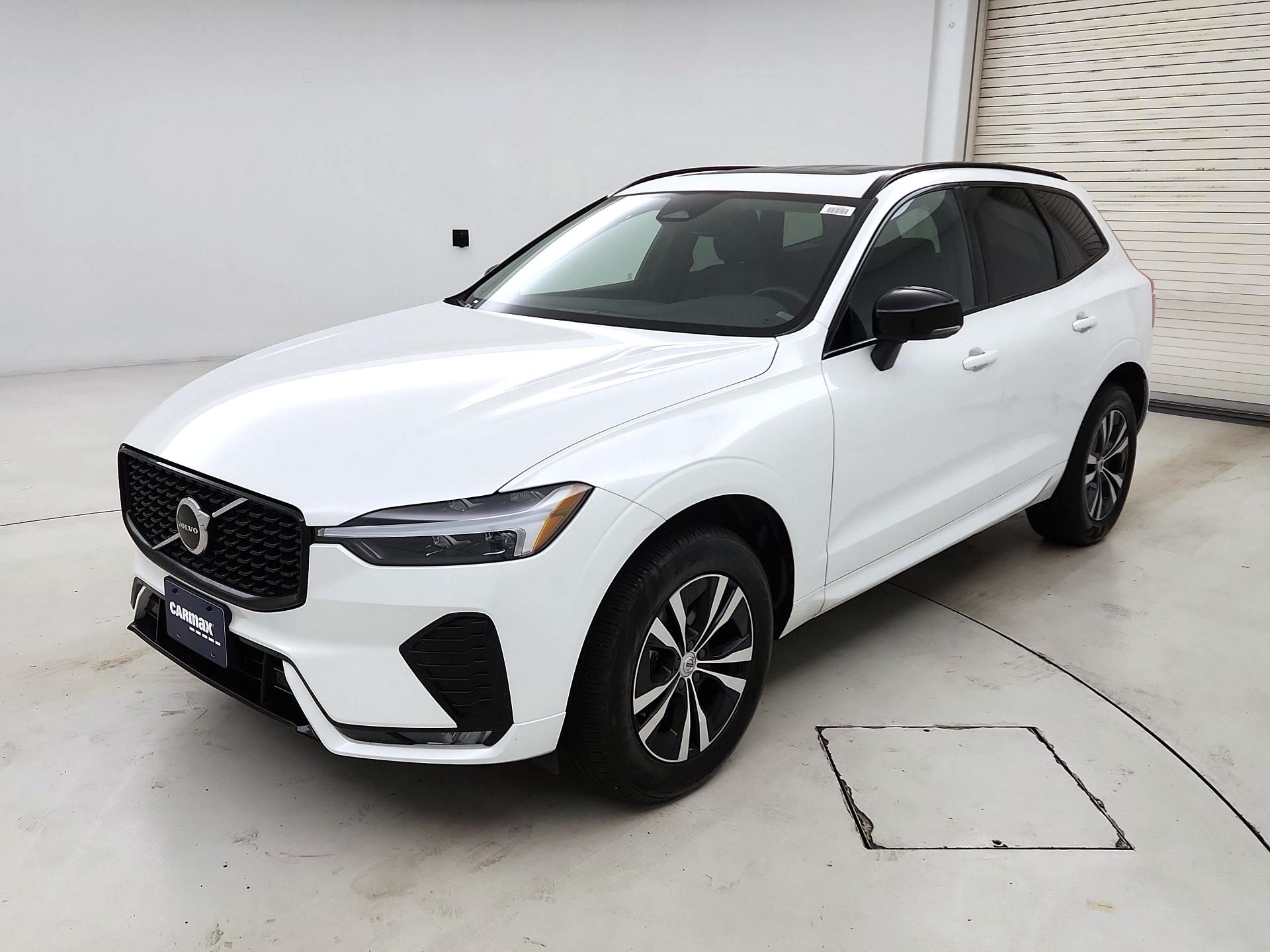 Thumbnail: 2025 Volvo XC60 - 3