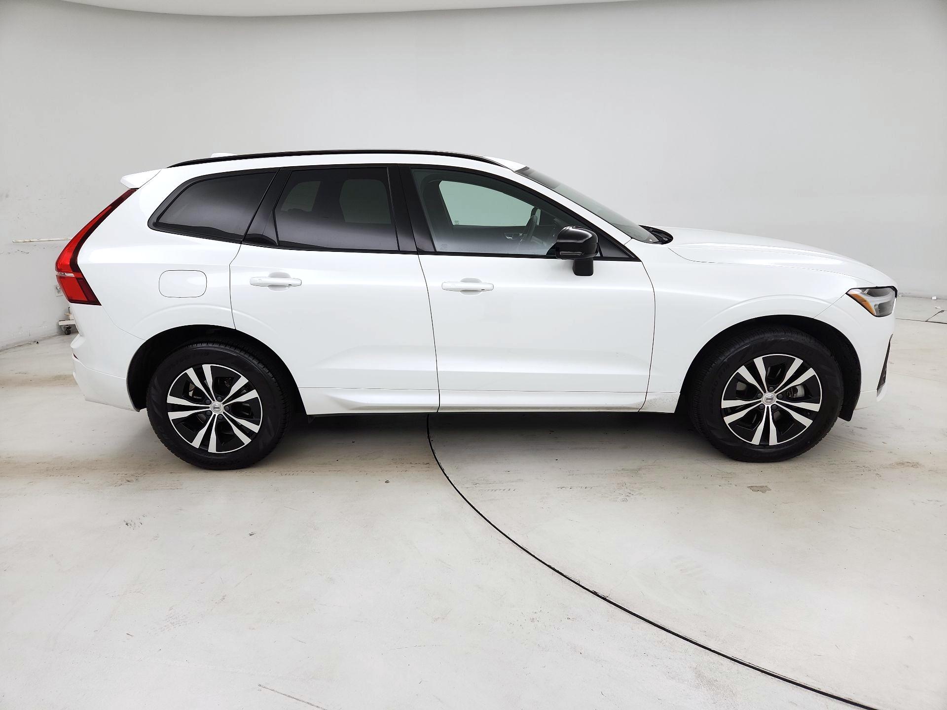 Thumbnail: 2025 Volvo XC60 - 4