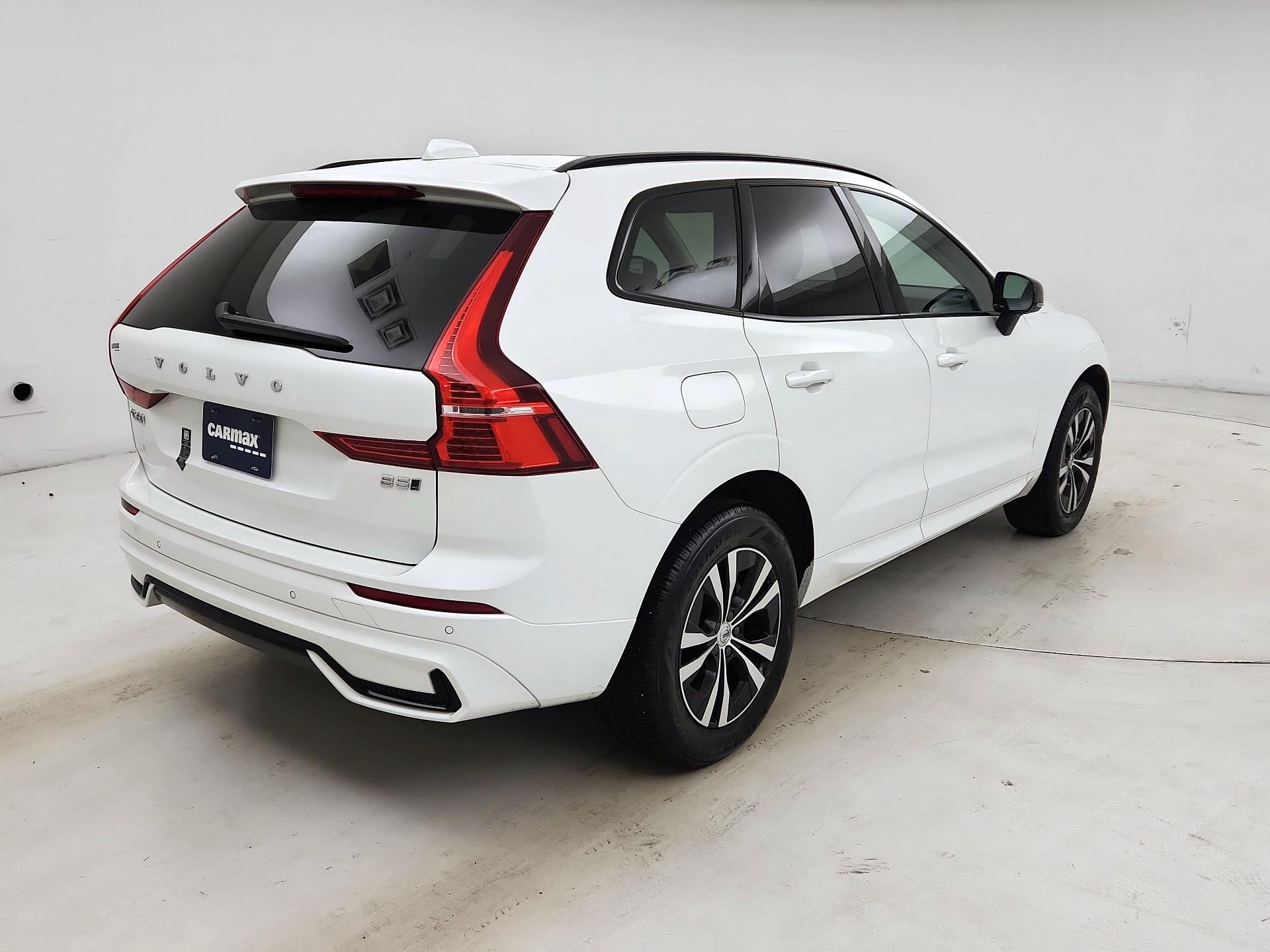 Thumbnail: 2025 Volvo XC60 - 5