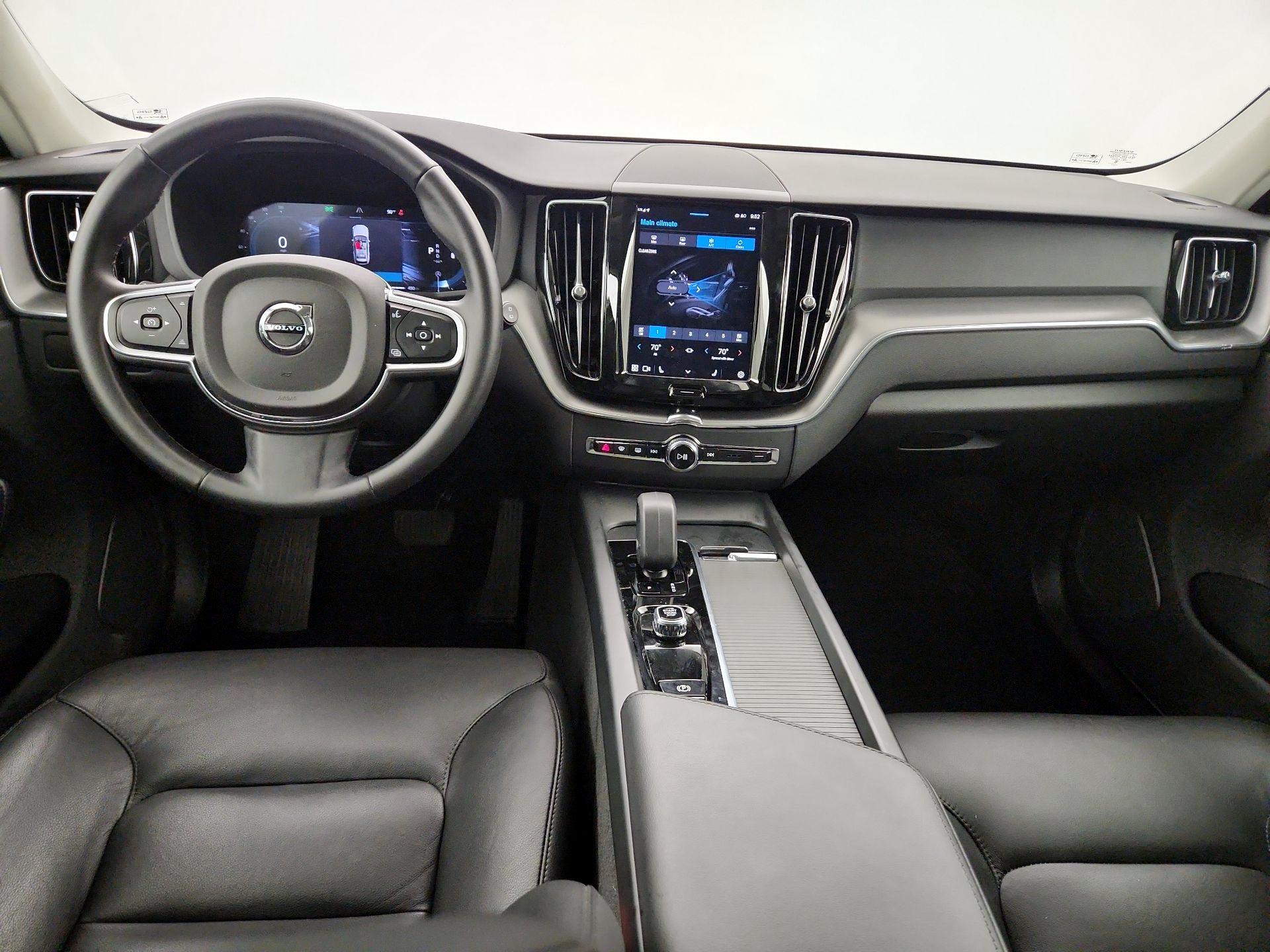 Thumbnail: 2025 Volvo XC60 - 9