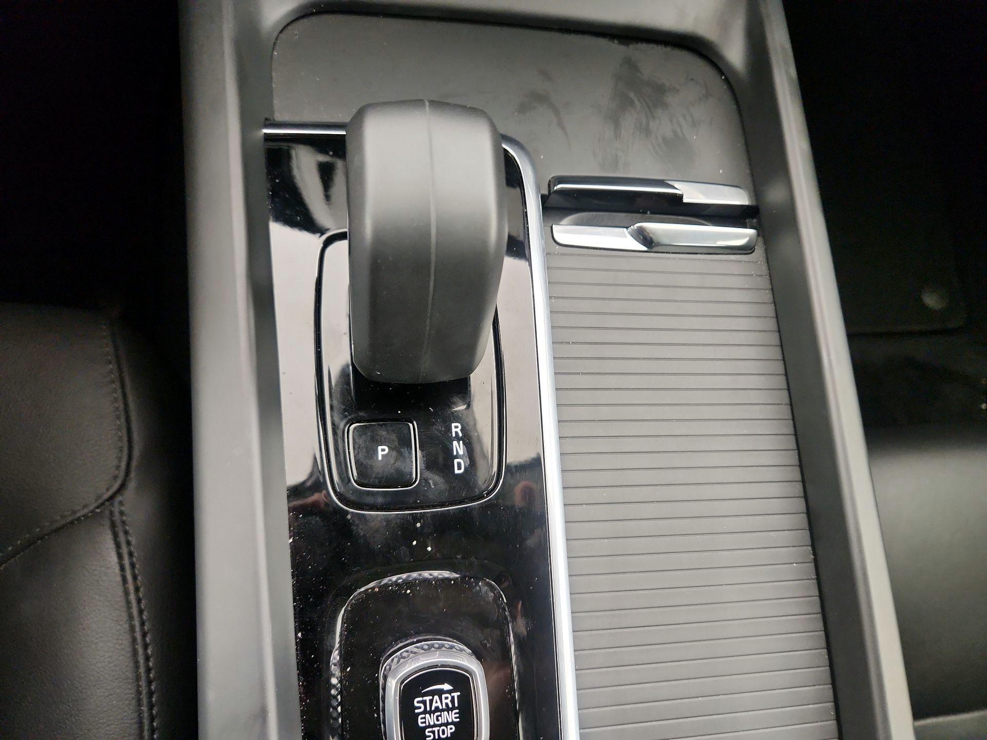 Thumbnail: 2025 Volvo XC60 - 18