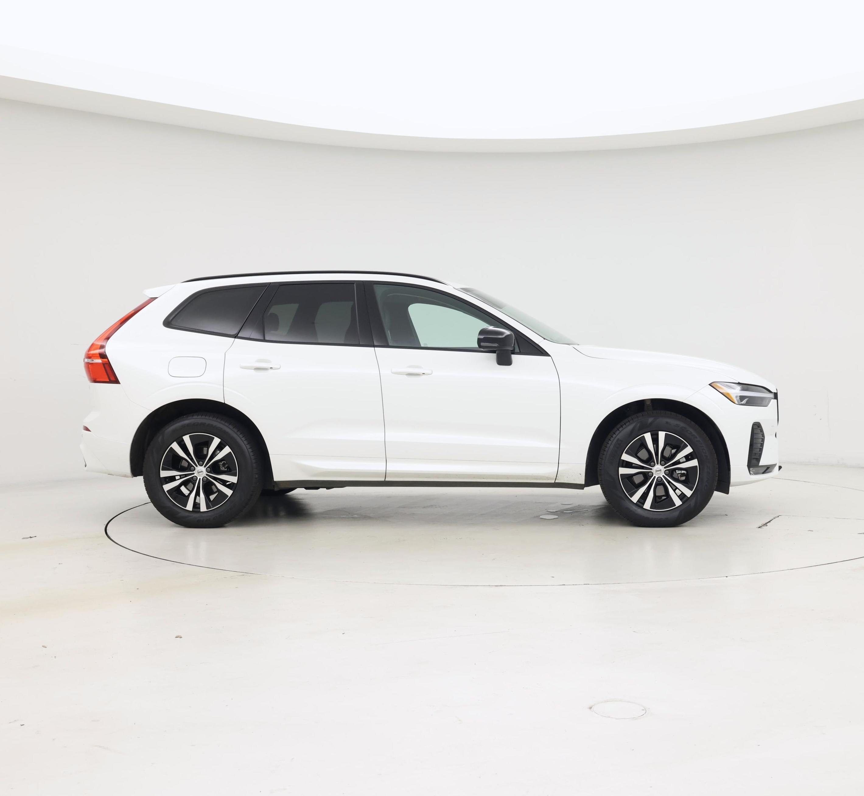 Thumbnail: 2025 Volvo XC60 - 7