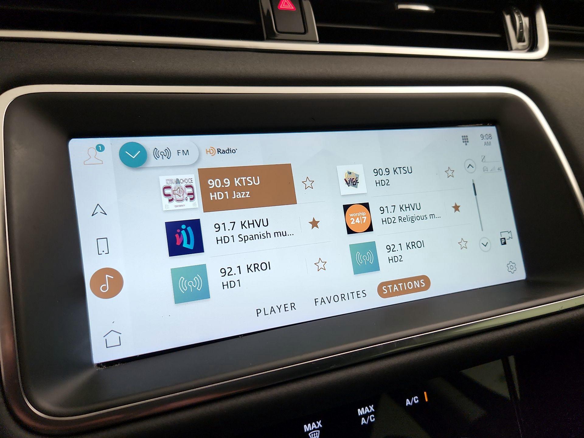 Thumbnail: 2022 Land Rover Range Rover Evoque - 16