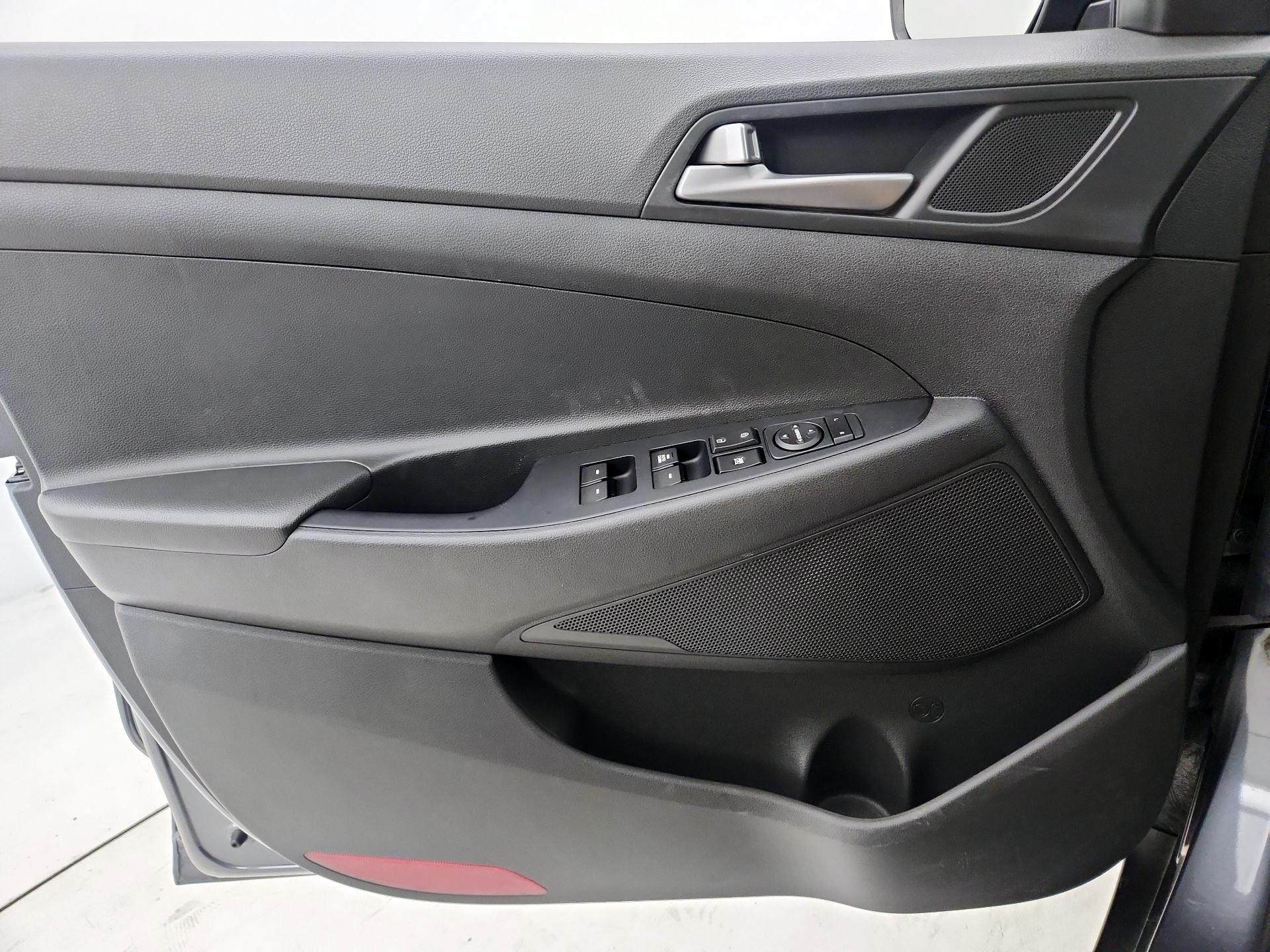 Thumbnail: 2017 Hyundai Tucson - 12