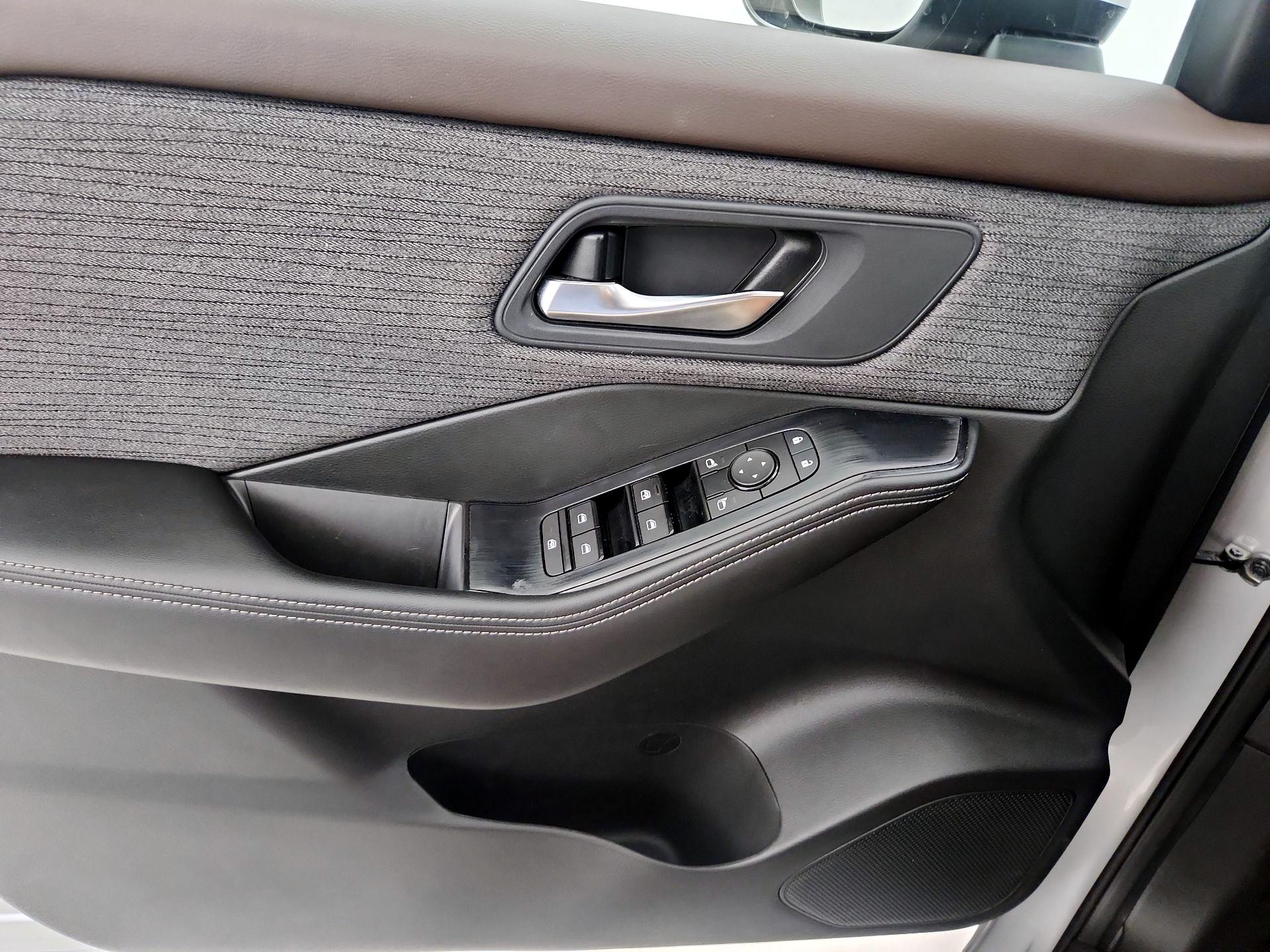 Thumbnail: 2023 Nissan Rogue - 12