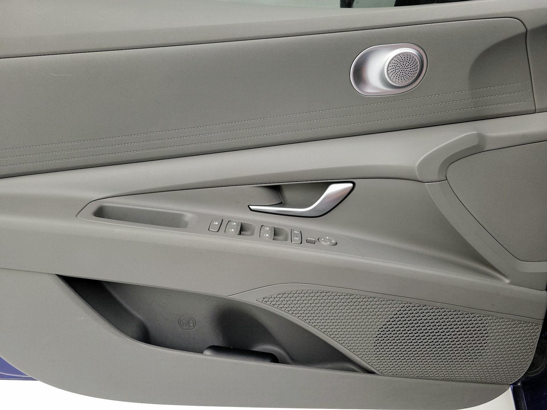 Thumbnail: 2023 Hyundai Elantra - 12