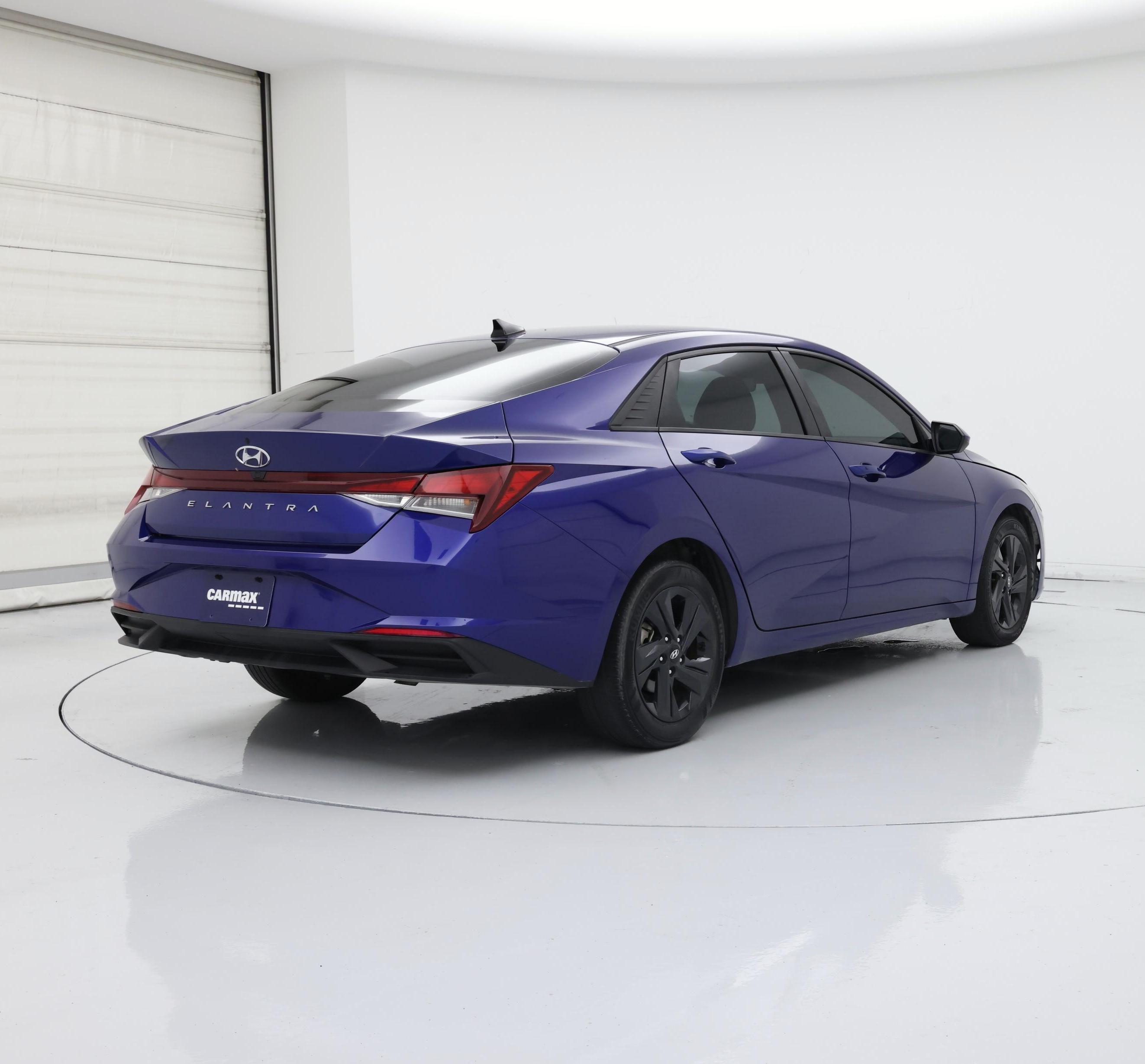 Thumbnail: 2023 Hyundai Elantra - 8