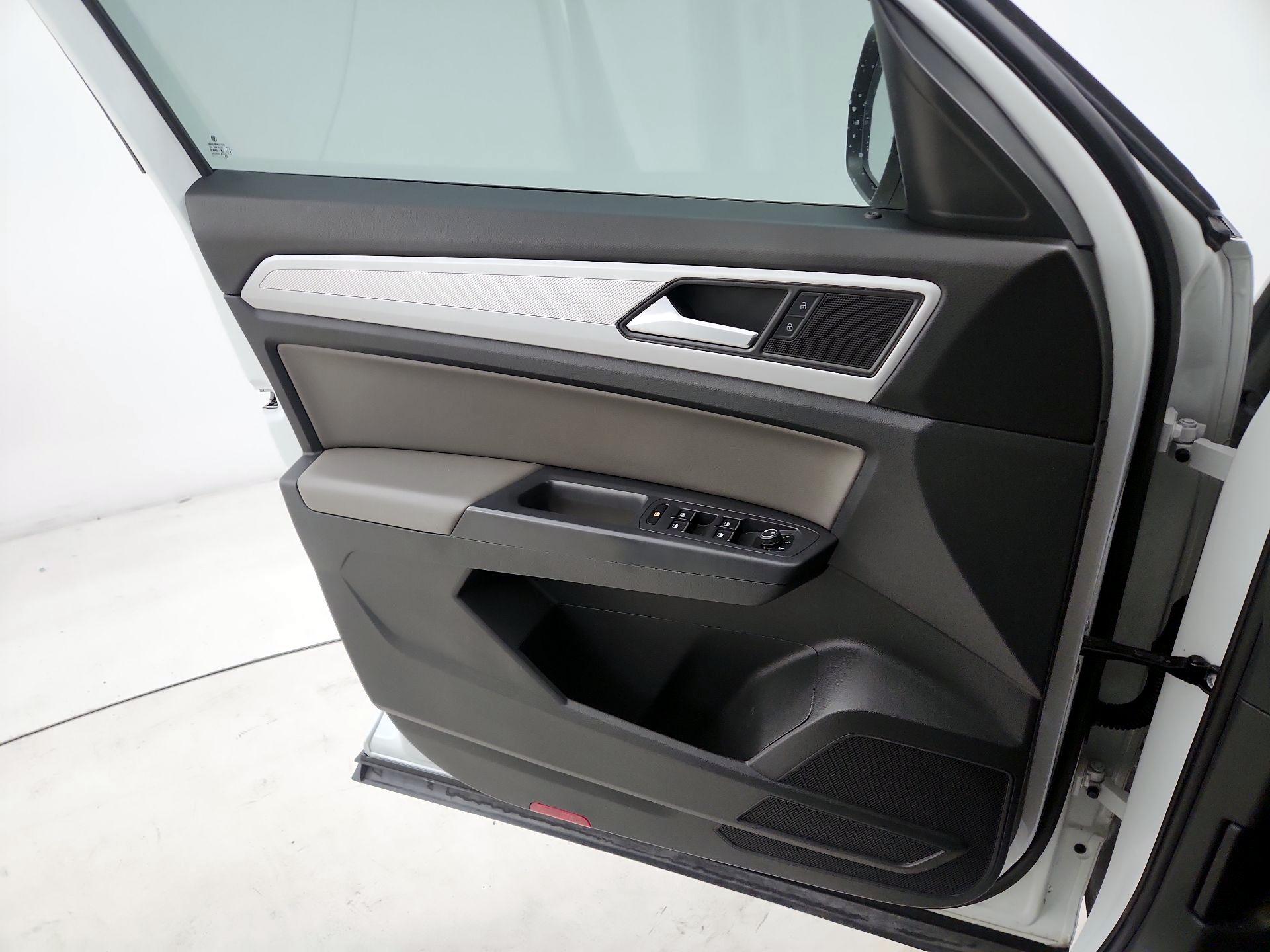 Thumbnail: 2021 Volkswagen Atlas - 12