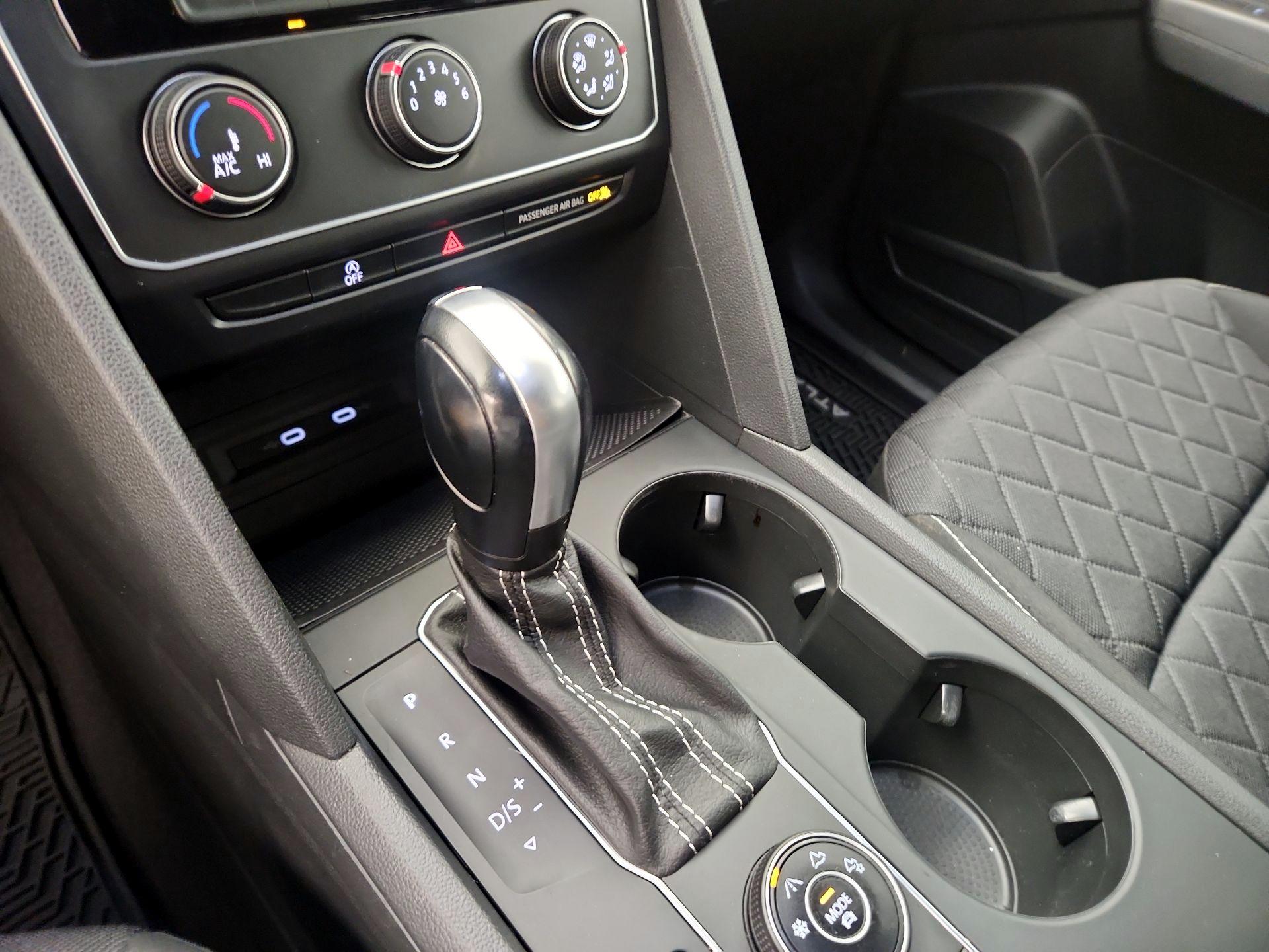 Thumbnail: 2021 Volkswagen Atlas - 17