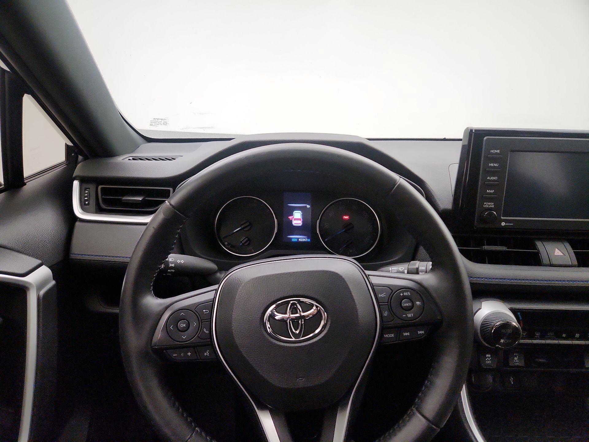 Thumbnail: 2022 Toyota RAV4 - 10