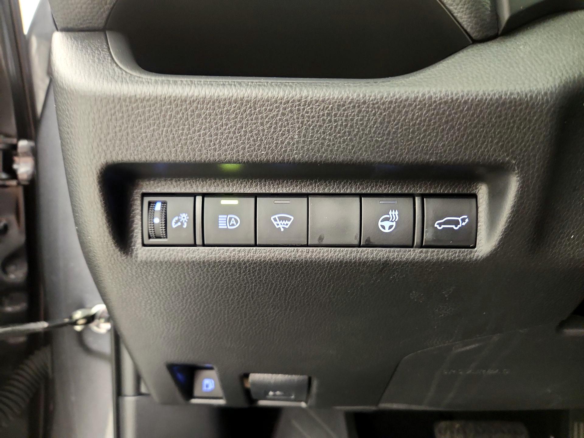 Thumbnail: 2022 Toyota RAV4 - 13