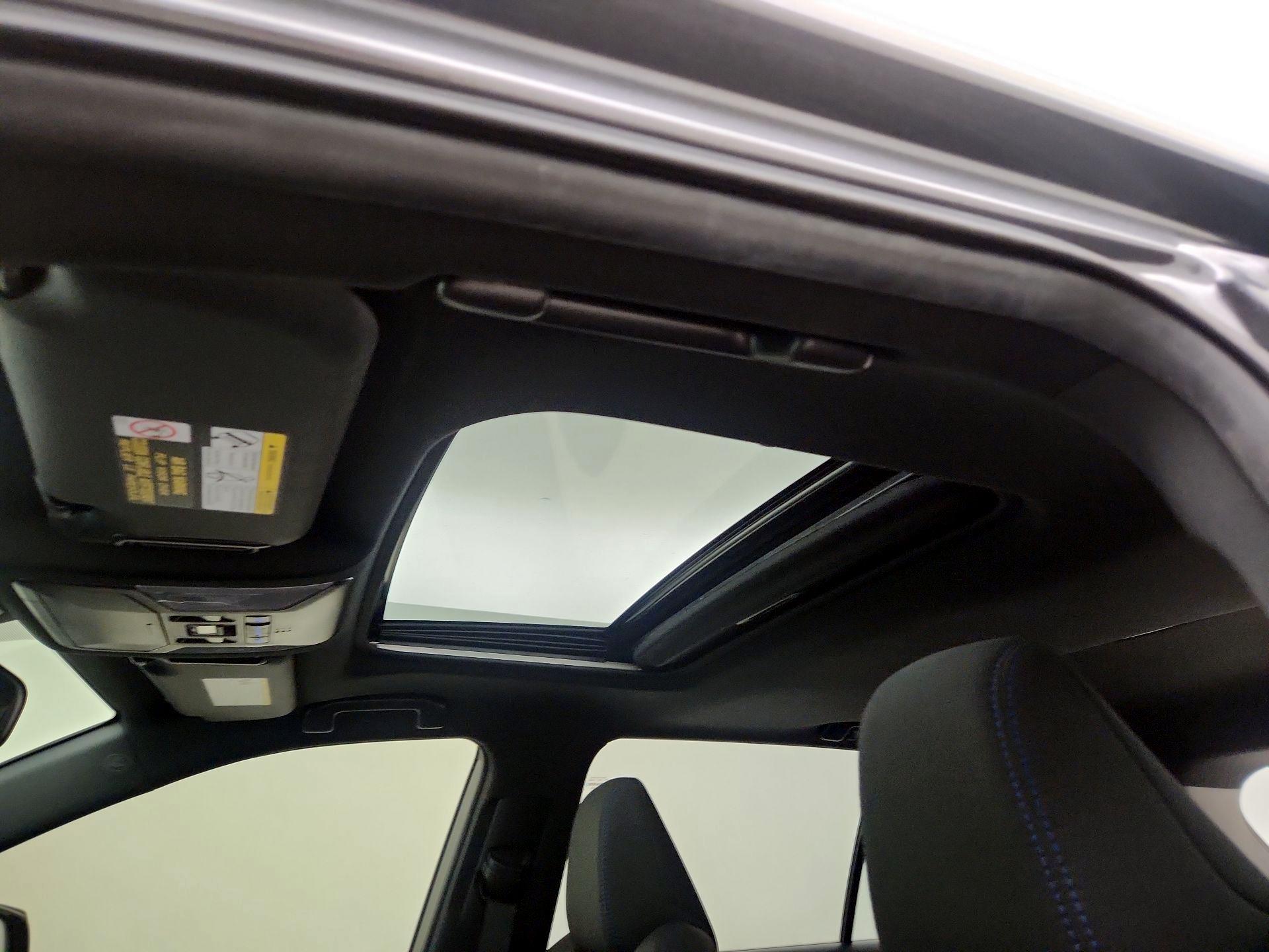 Thumbnail: 2022 Toyota RAV4 - 19