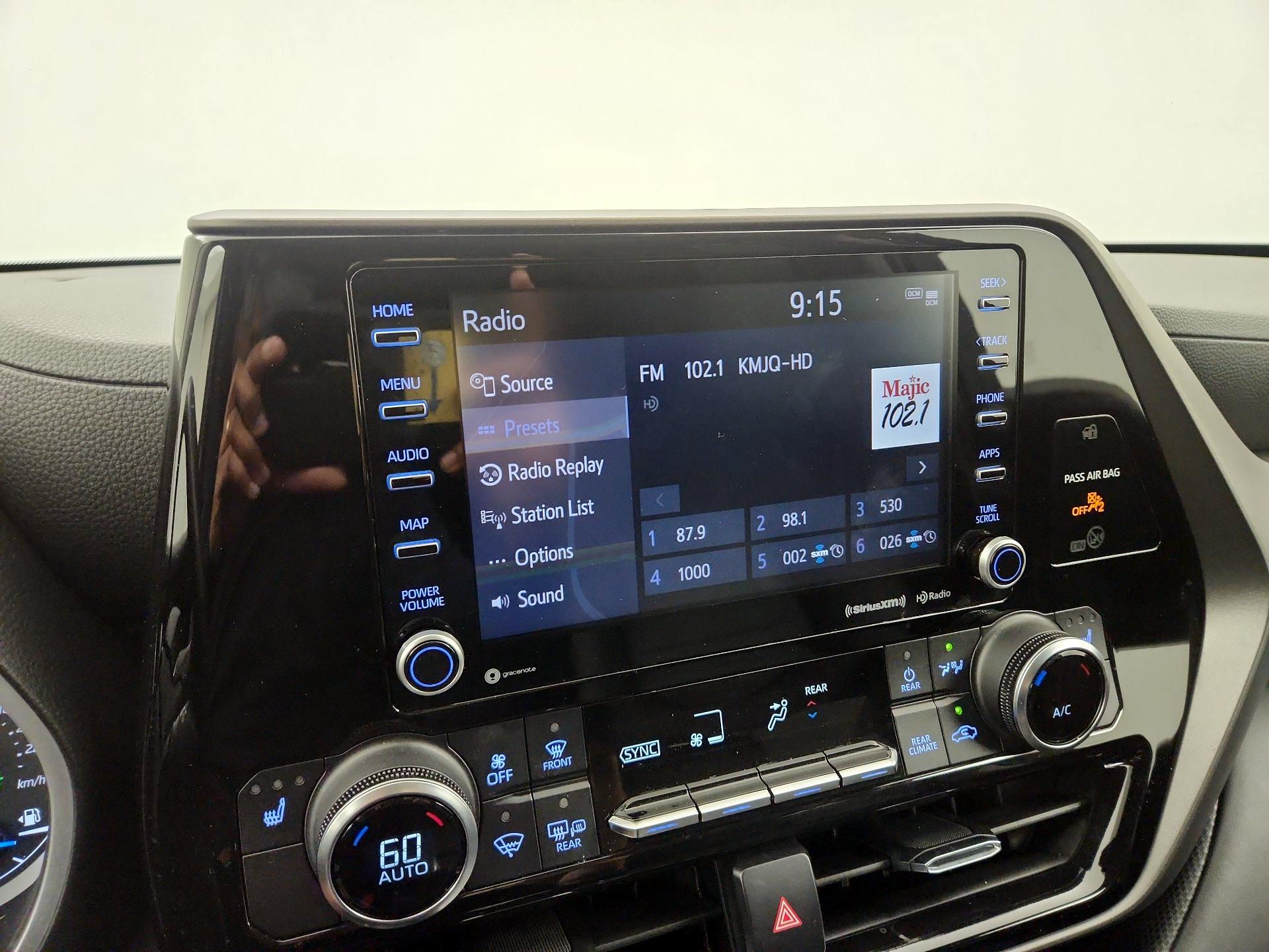 Thumbnail: 2021 Toyota Highlander - 16