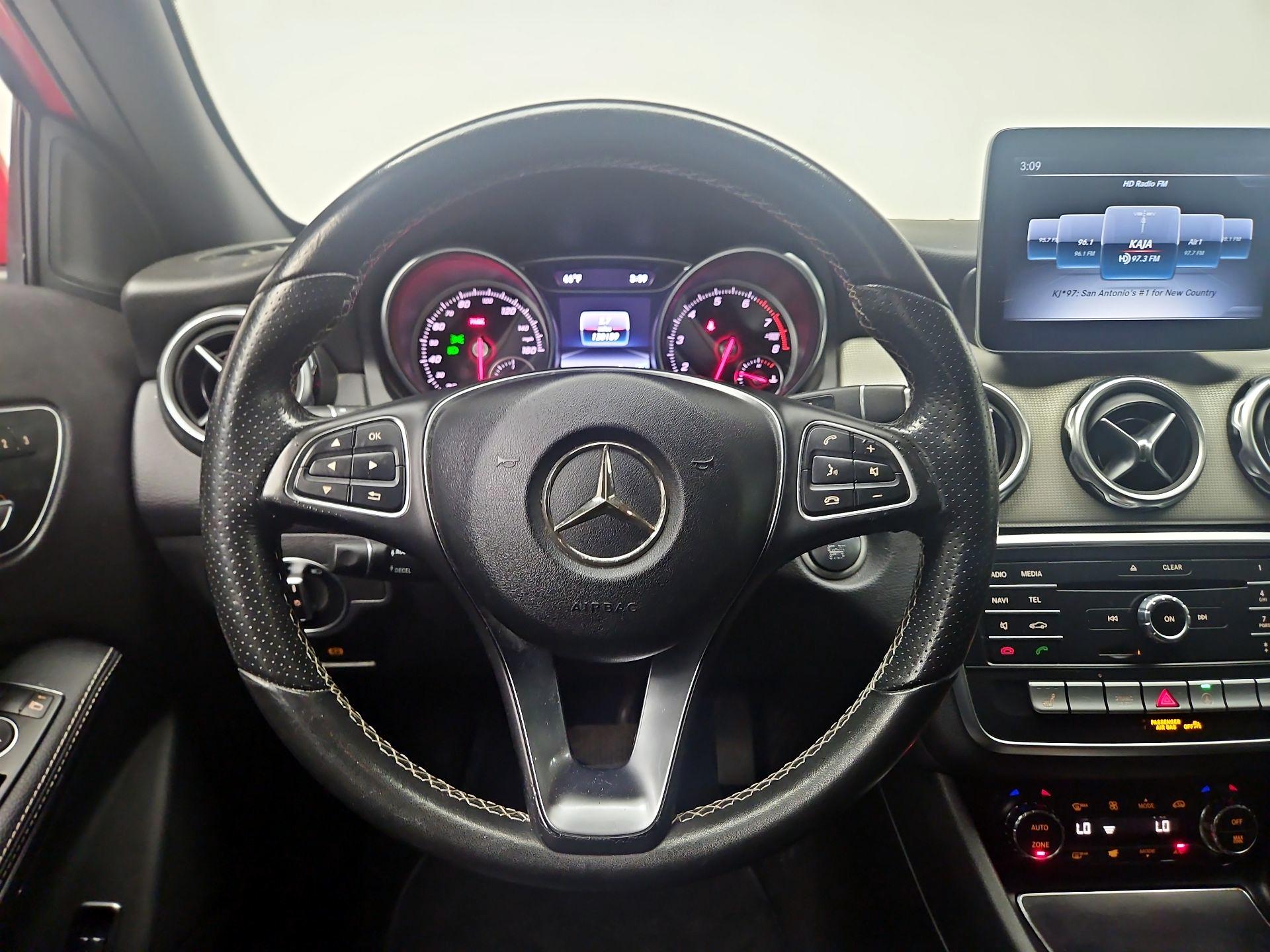 Thumbnail: 2018 Mercedes-Benz GLA - 10
