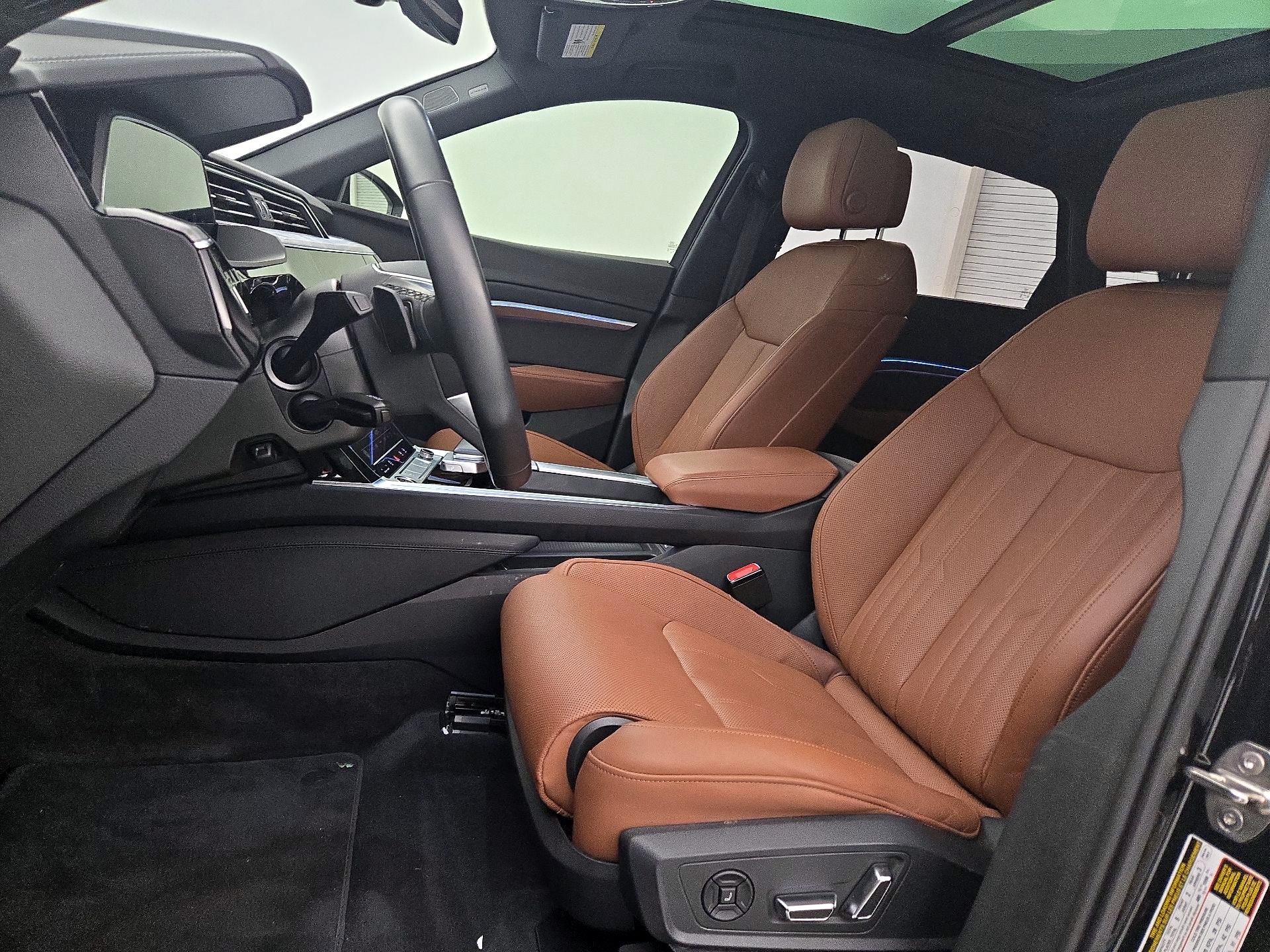 Thumbnail: 2023 Audi e-tron - 11