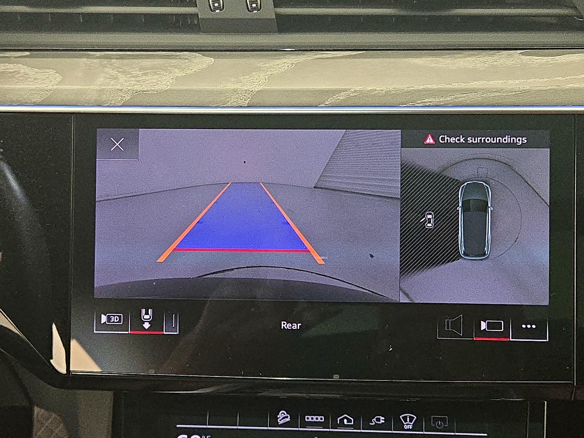 Thumbnail: 2023 Audi e-tron - 15