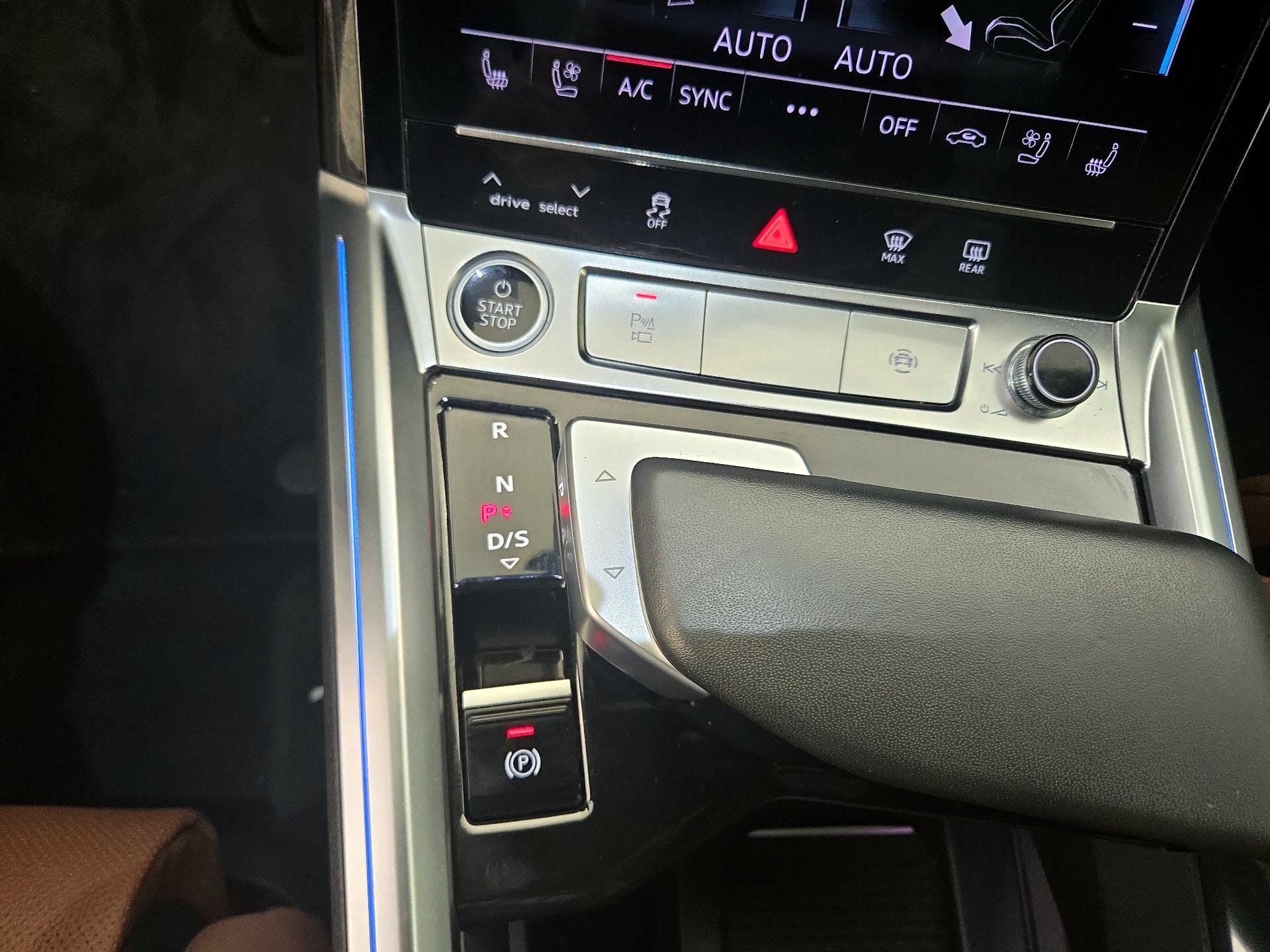 Thumbnail: 2023 Audi e-tron - 18