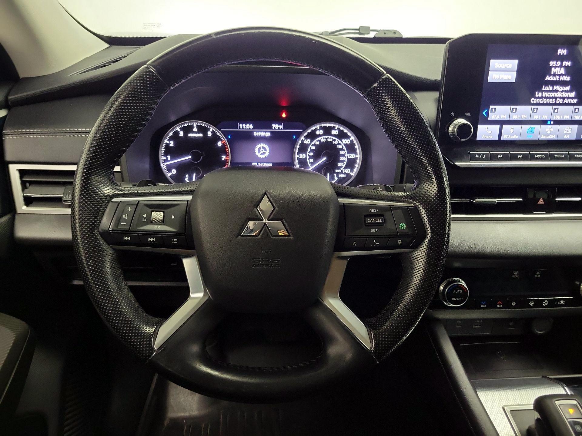 Thumbnail: 2022 Mitsubishi Outlander - 10