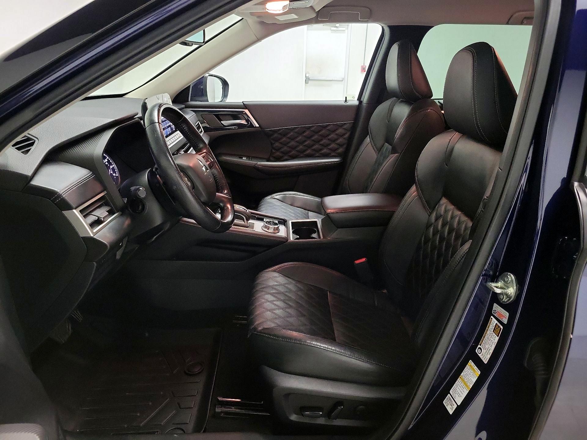 Thumbnail: 2022 Mitsubishi Outlander - 11