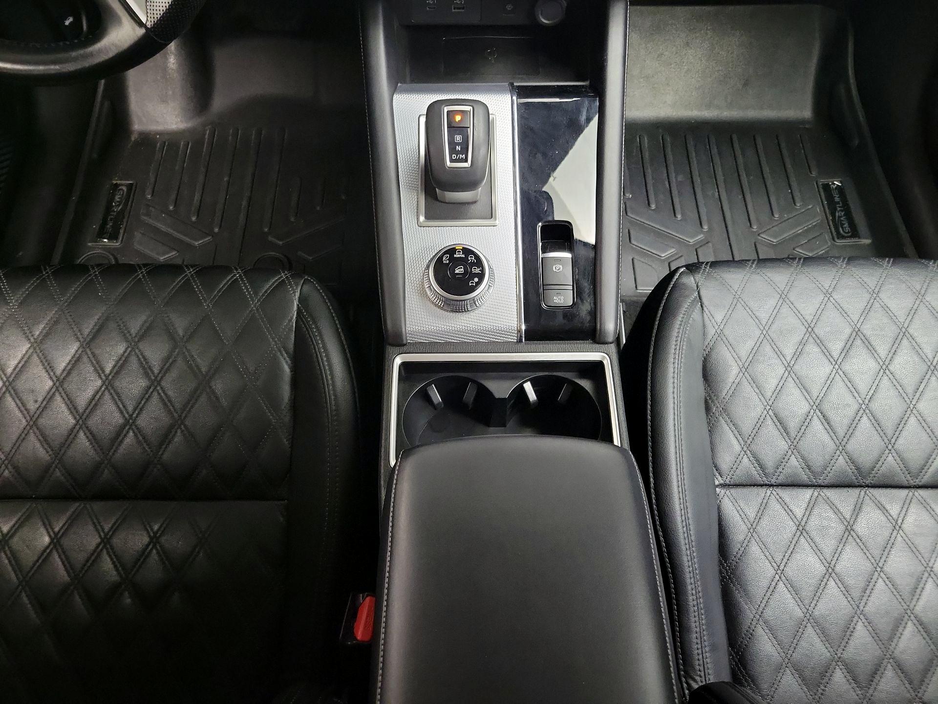 Thumbnail: 2022 Mitsubishi Outlander - 17