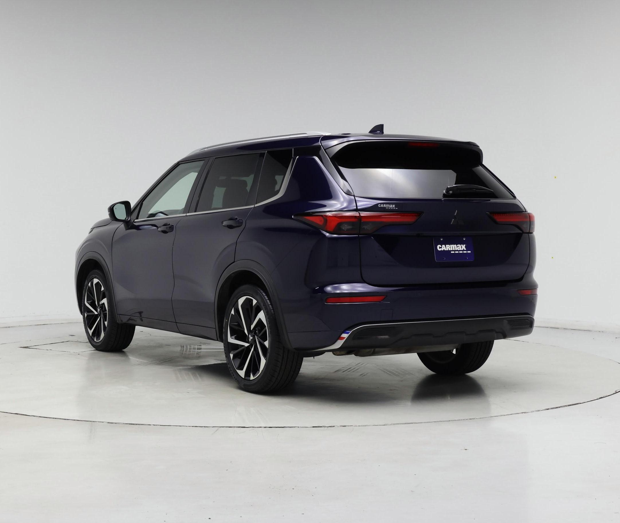 Thumbnail: 2022 Mitsubishi Outlander - 2