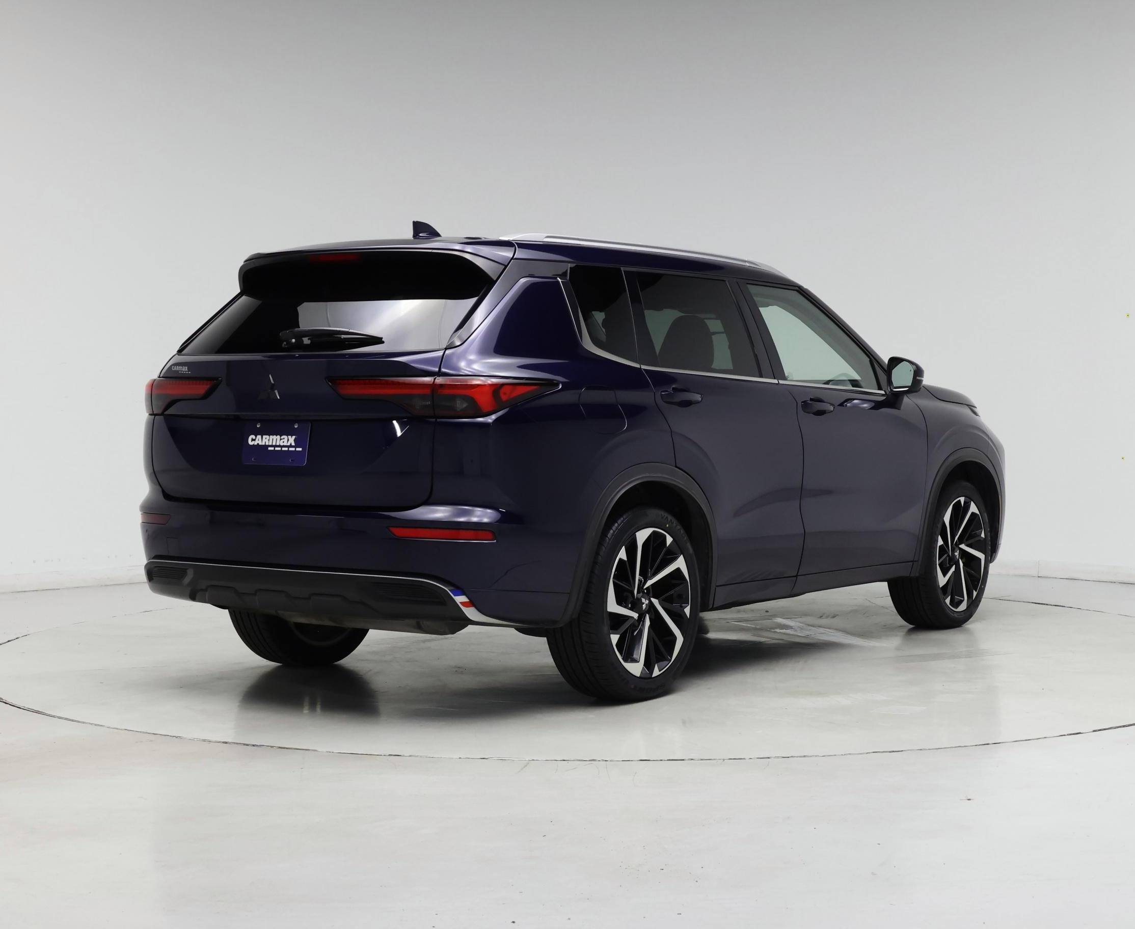 Thumbnail: 2022 Mitsubishi Outlander - 8