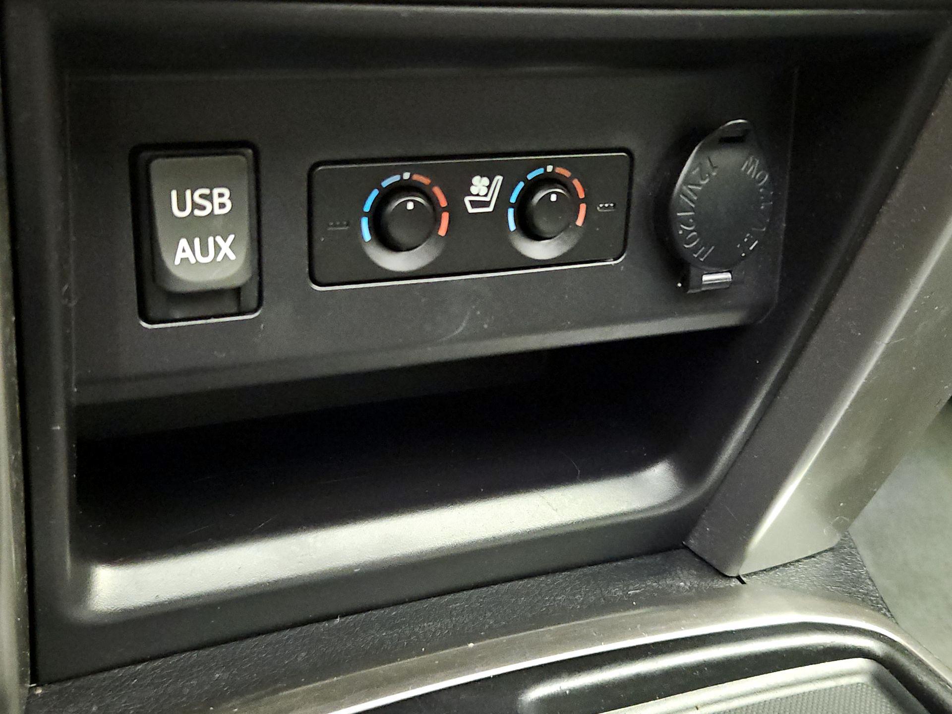 Thumbnail: 2016 Toyota 4Runner - 19