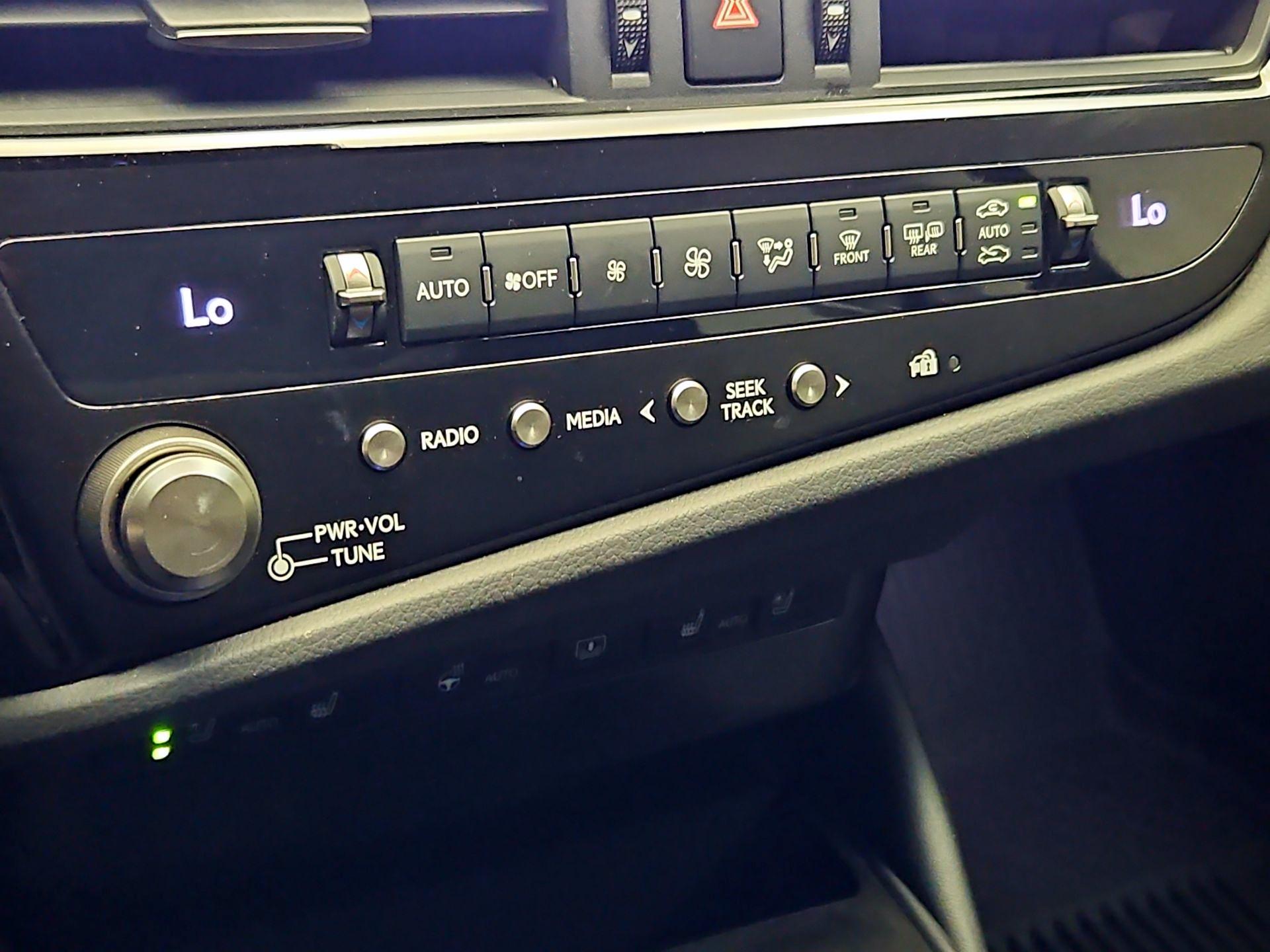 Thumbnail: 2024 Lexus ES - 17