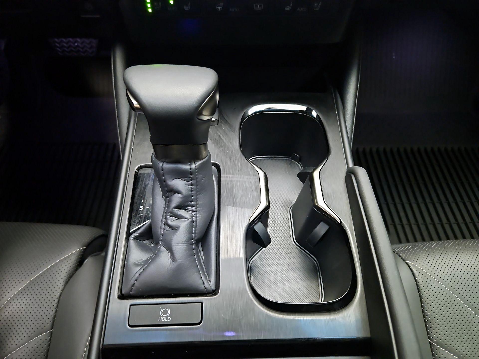 Thumbnail: 2024 Lexus ES - 18