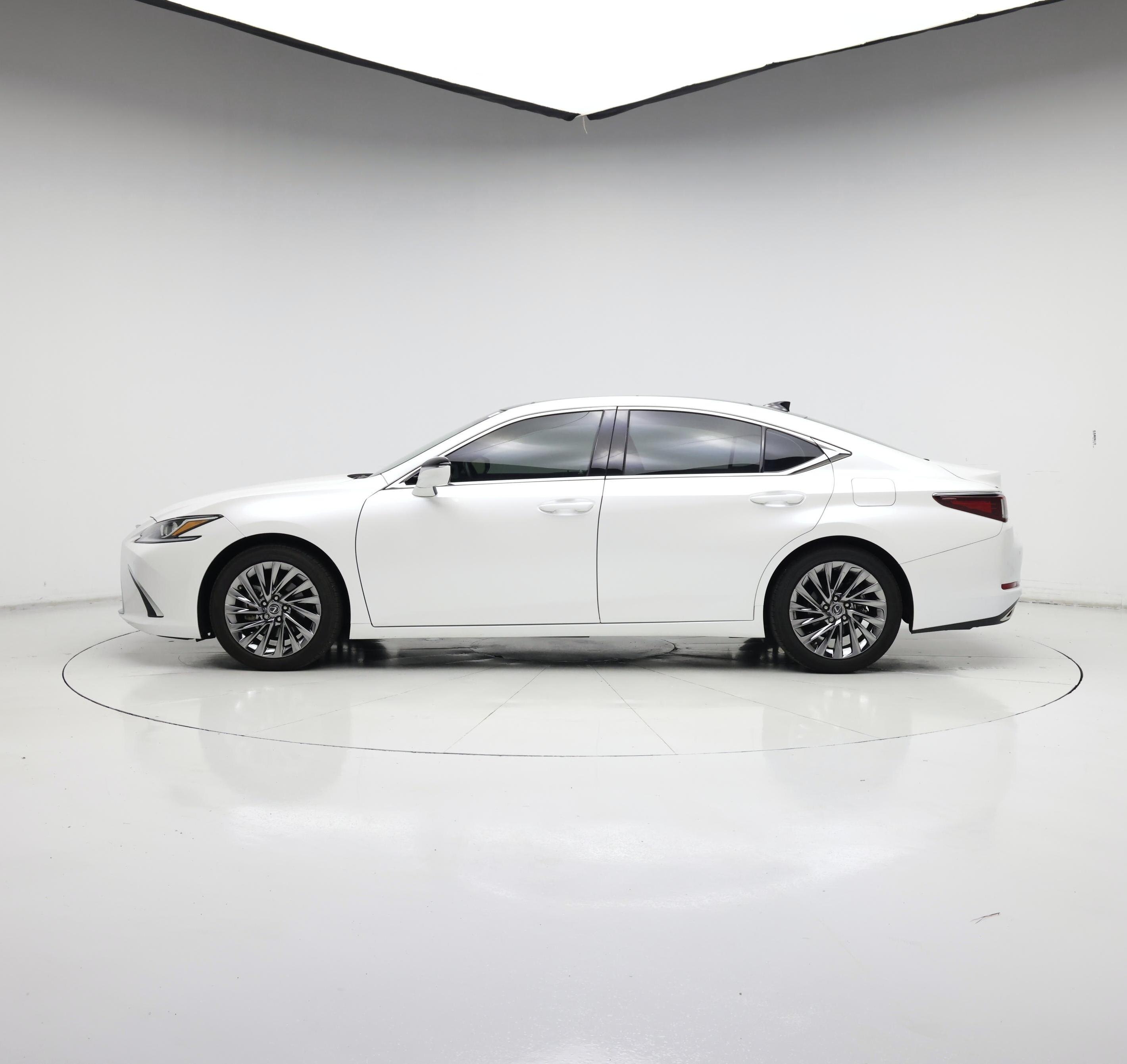 Thumbnail: 2024 Lexus ES - 3