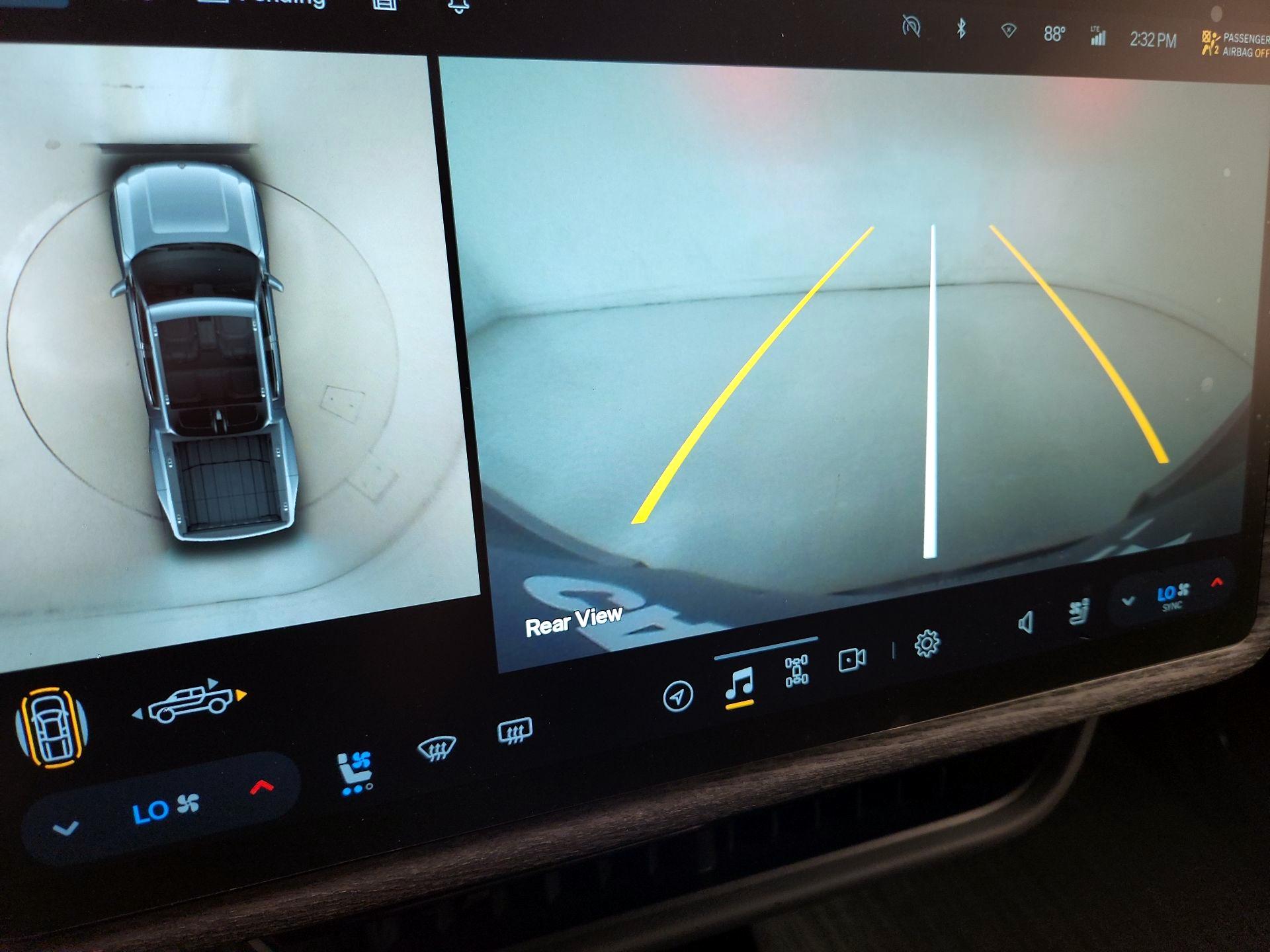 Thumbnail: 2022 Rivian R1T - 15