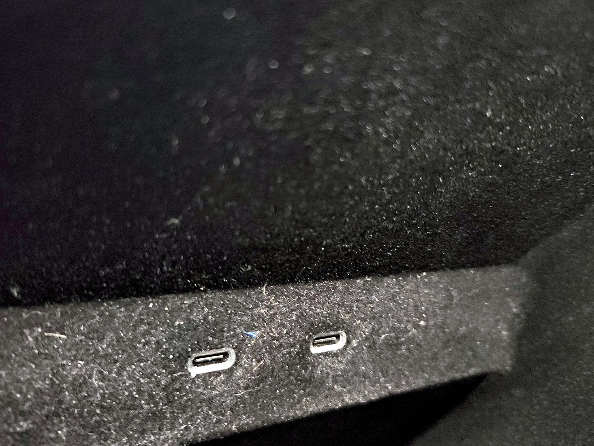 Thumbnail: 2022 Rivian R1T - 19